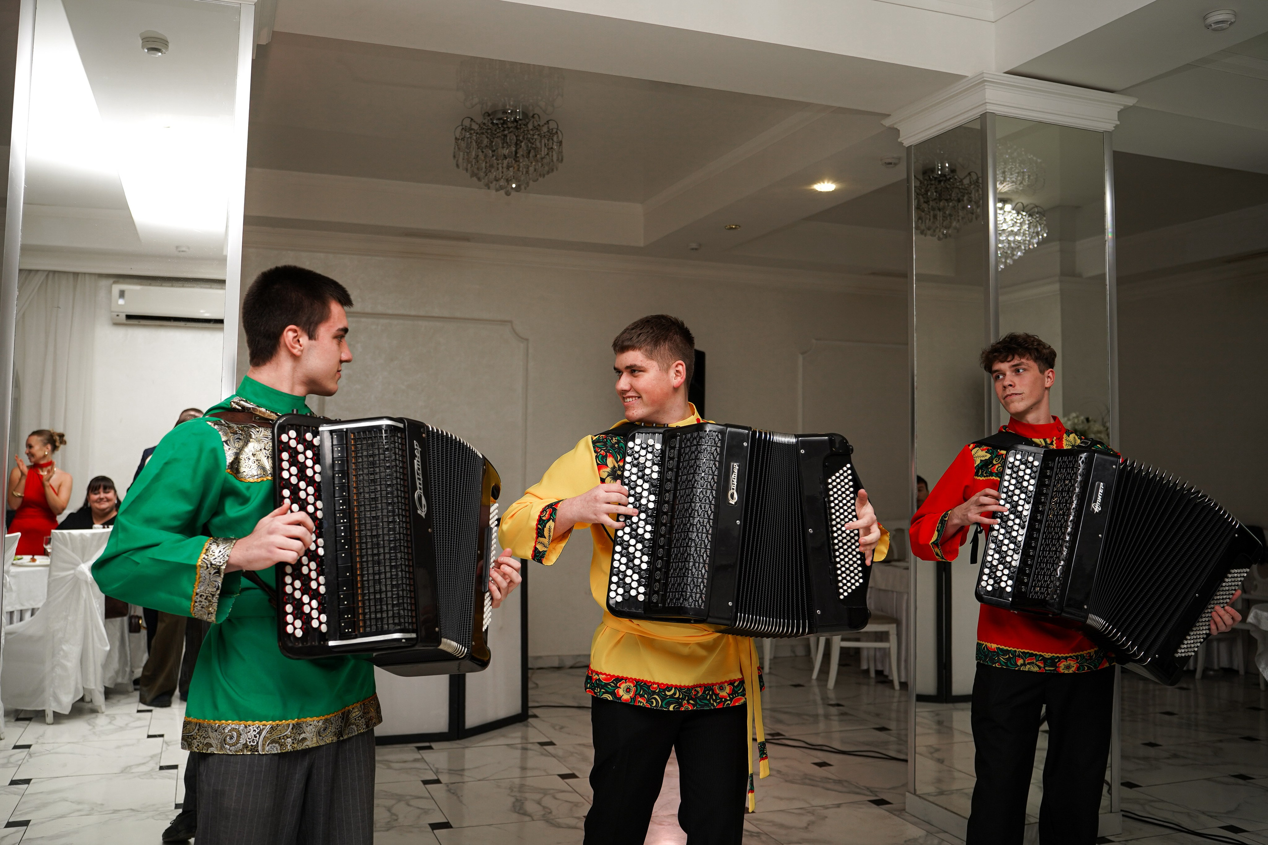 Свадебный банкет в ресторане «Верона». Свадебный фотограф в Ростове-на-Дону. Таинство Крещения и Венчания, семейные фотосессии. Алёна Чёботова