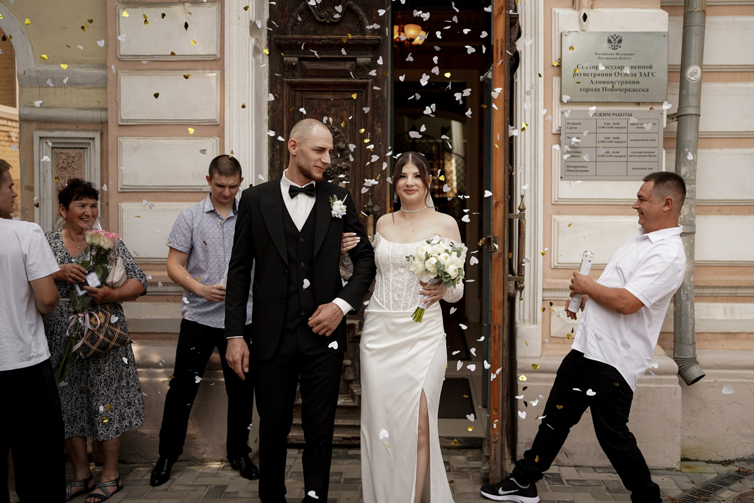 Эдуард и Анастасия на свадебной фотосессии в Новочеркасске. Свадебный фотограф в Ростове-на-Дону. Таинство Крещения и Венчания, семейные фотосессии. Алёна Чёботова