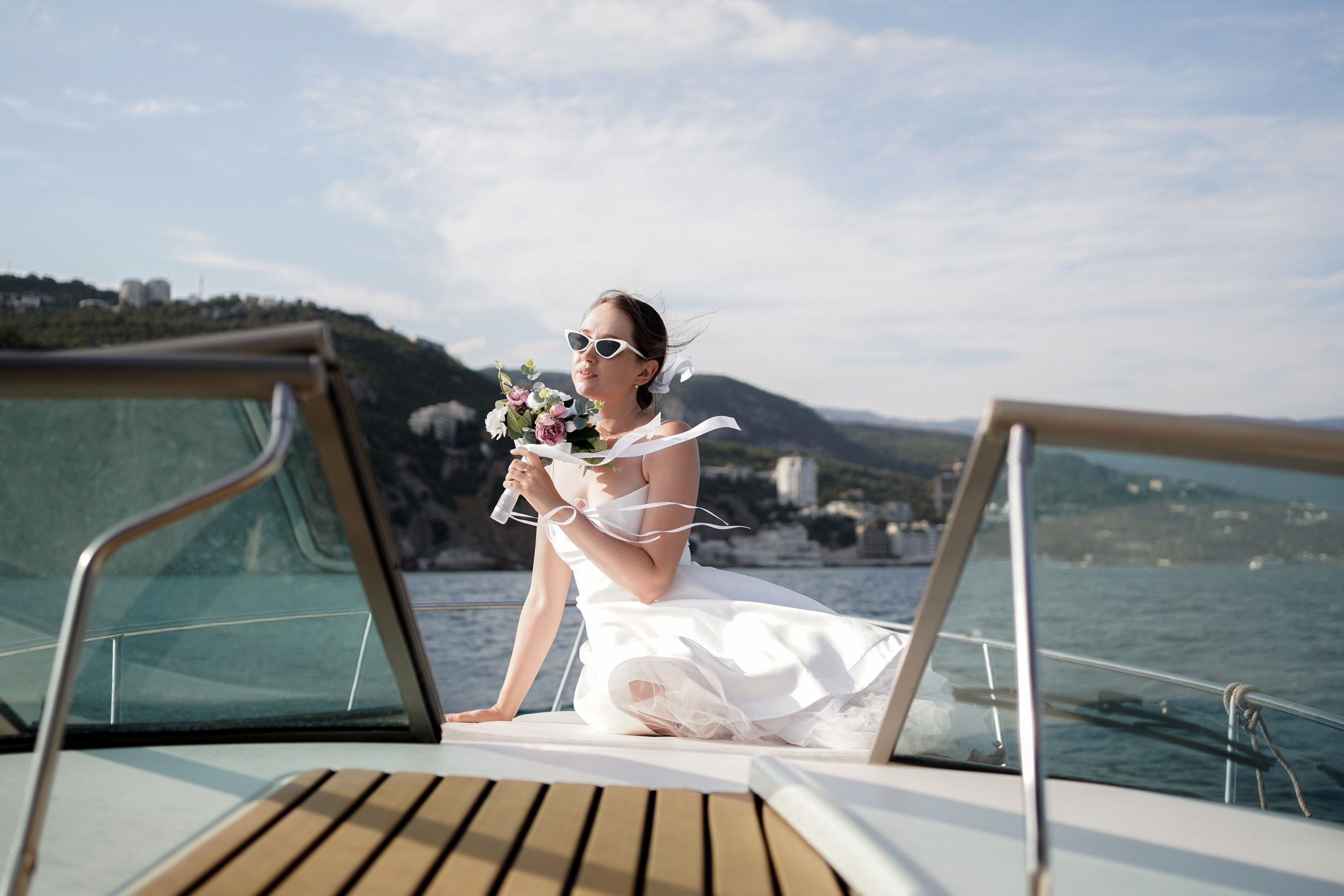 Шикарная свадьба на катере в Ялте|Фотосессия на яхте в Ростове-на-Дону. Фотограф Алёна Чёботова. Свадебный фотограф в Ростове-на-Дону. Таинство Крещения и Венчания, семейные фотосессии. Алёна Чёботова