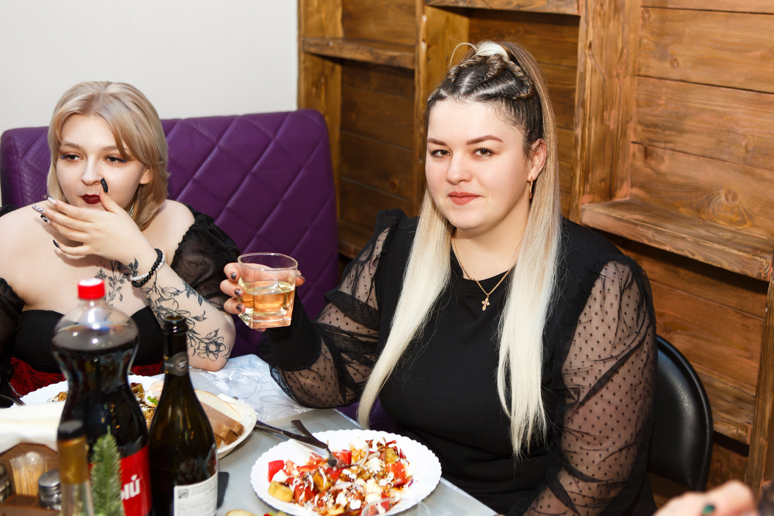 КОРПОРАТИВ 20.12.24 (кафе — АТМОСФЕРА). Профессиональный фотограф в Мценске и Орловской области