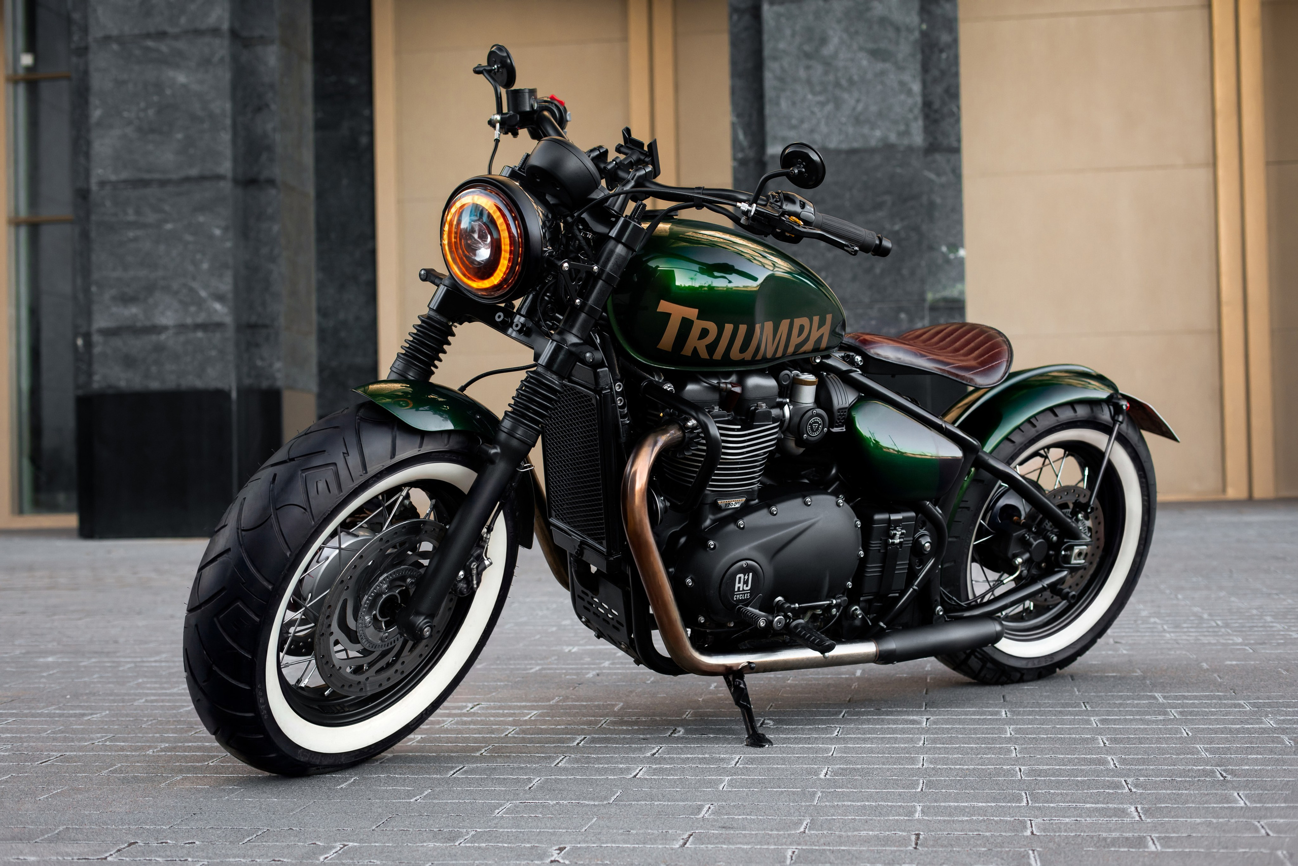 Triumph. Автомобильный фотограф в Москве Андрей Емельянов