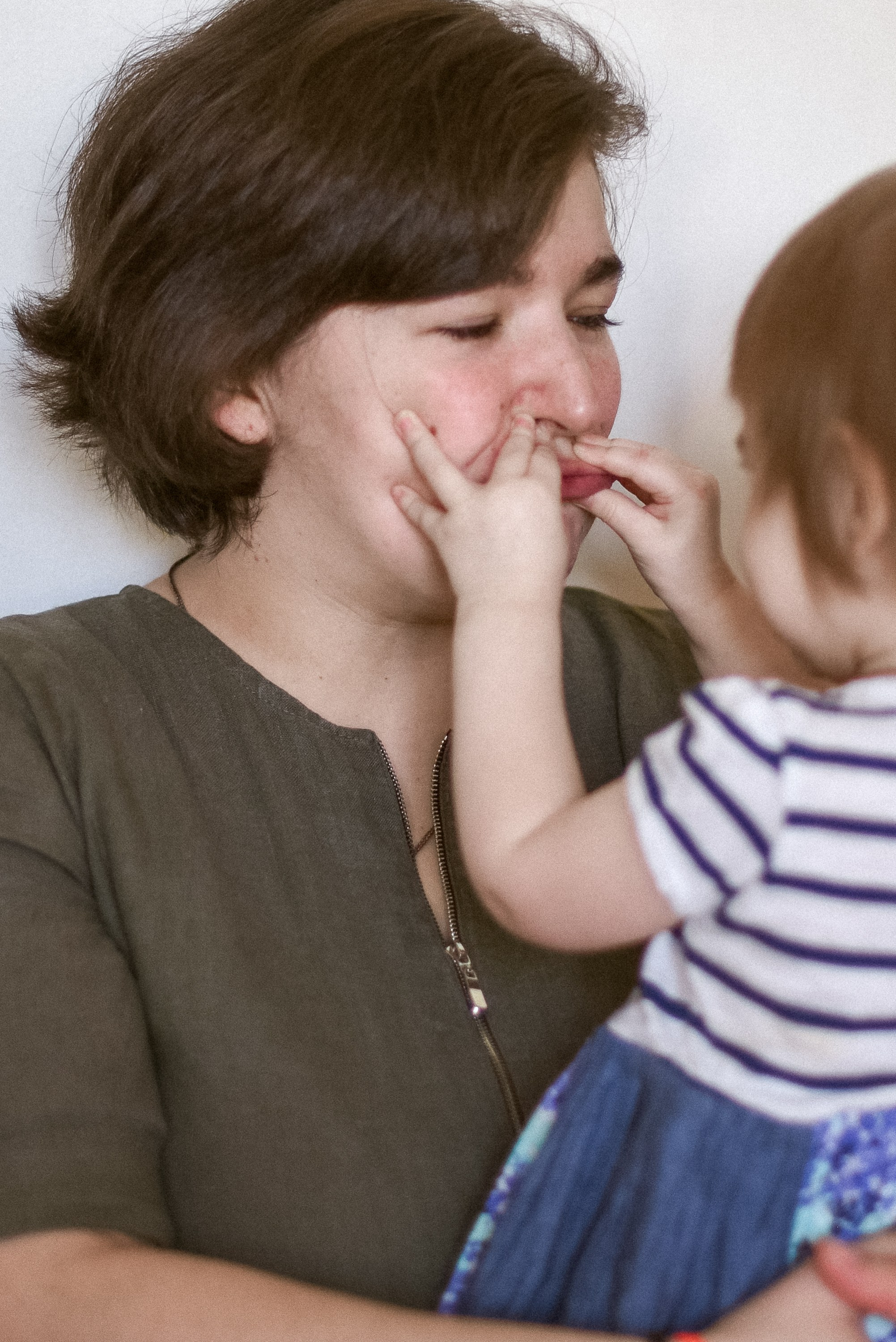 A Mom’s Day: The Everyday Hustle. Documentary family photography in Barcelona and beyond