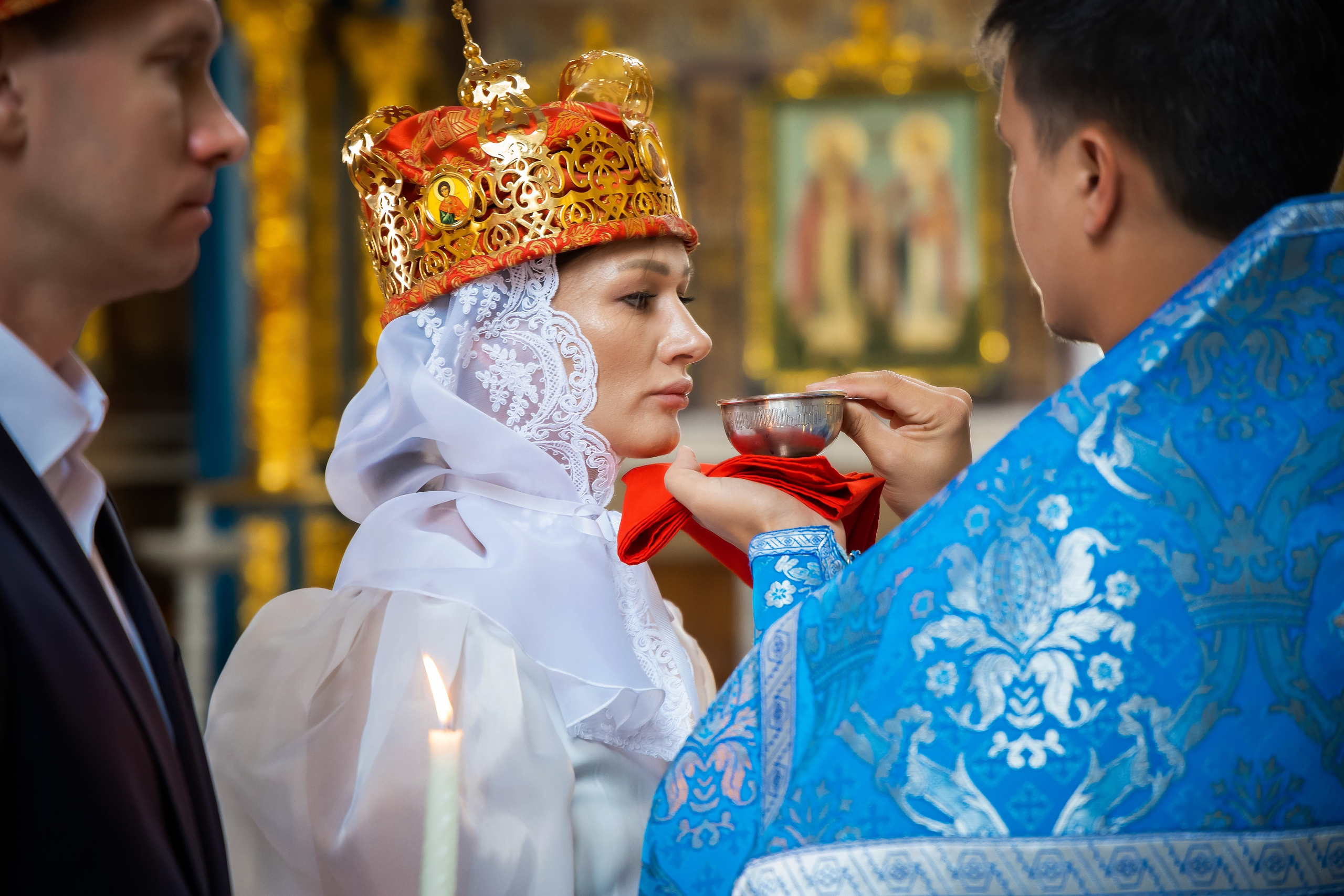 В Храме. Семейный и Свадебный фотограф в Астане Александр Астапов