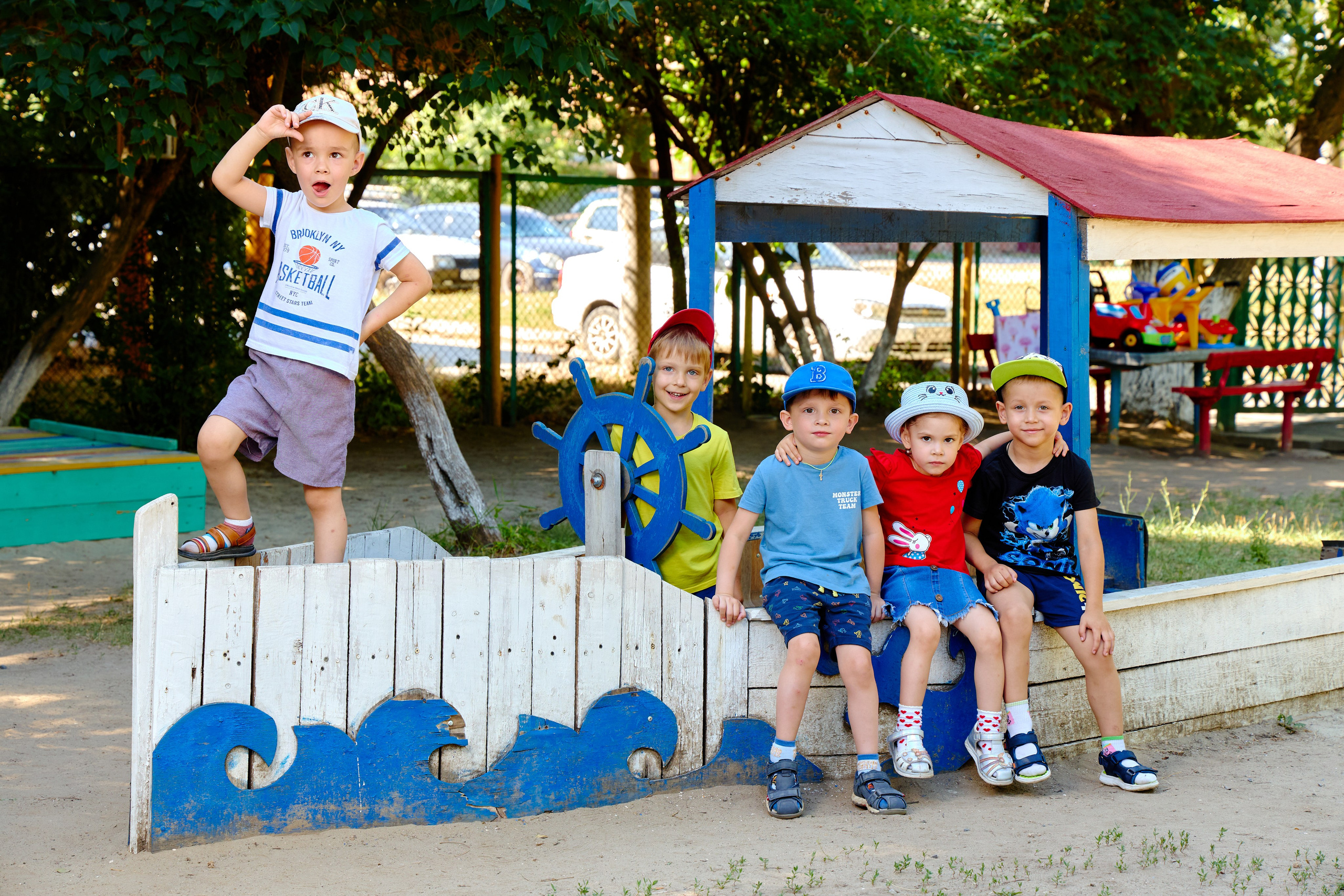 Пример летней съёмки в детском саду № 92 младшая группа Ромашки. Фотограф Выпускные альбомы Таганрог Сергей Коробченко
