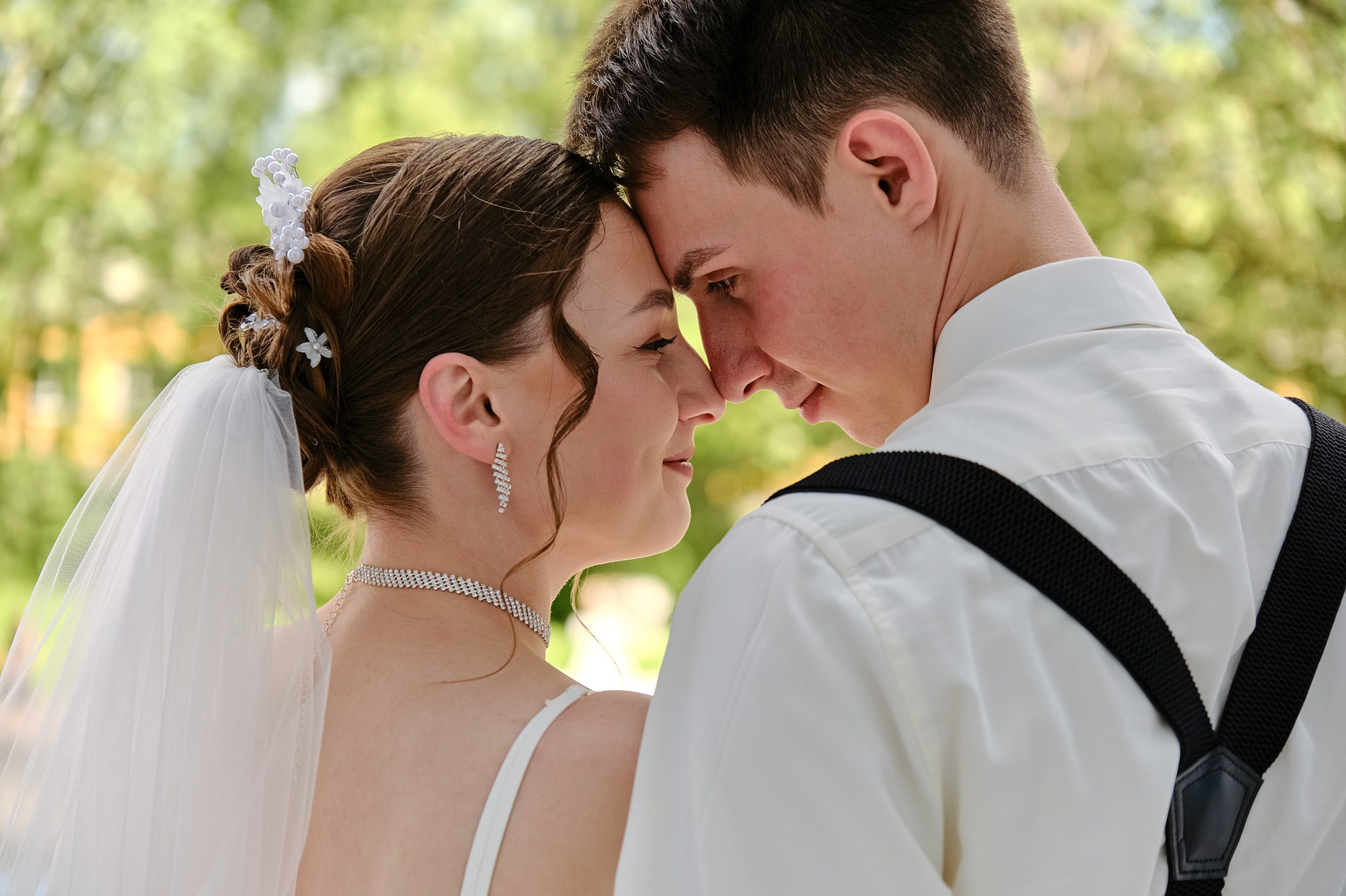 Летняя свадебная фотосессия на территории КЦ «Россия» для Полины и Кирилла