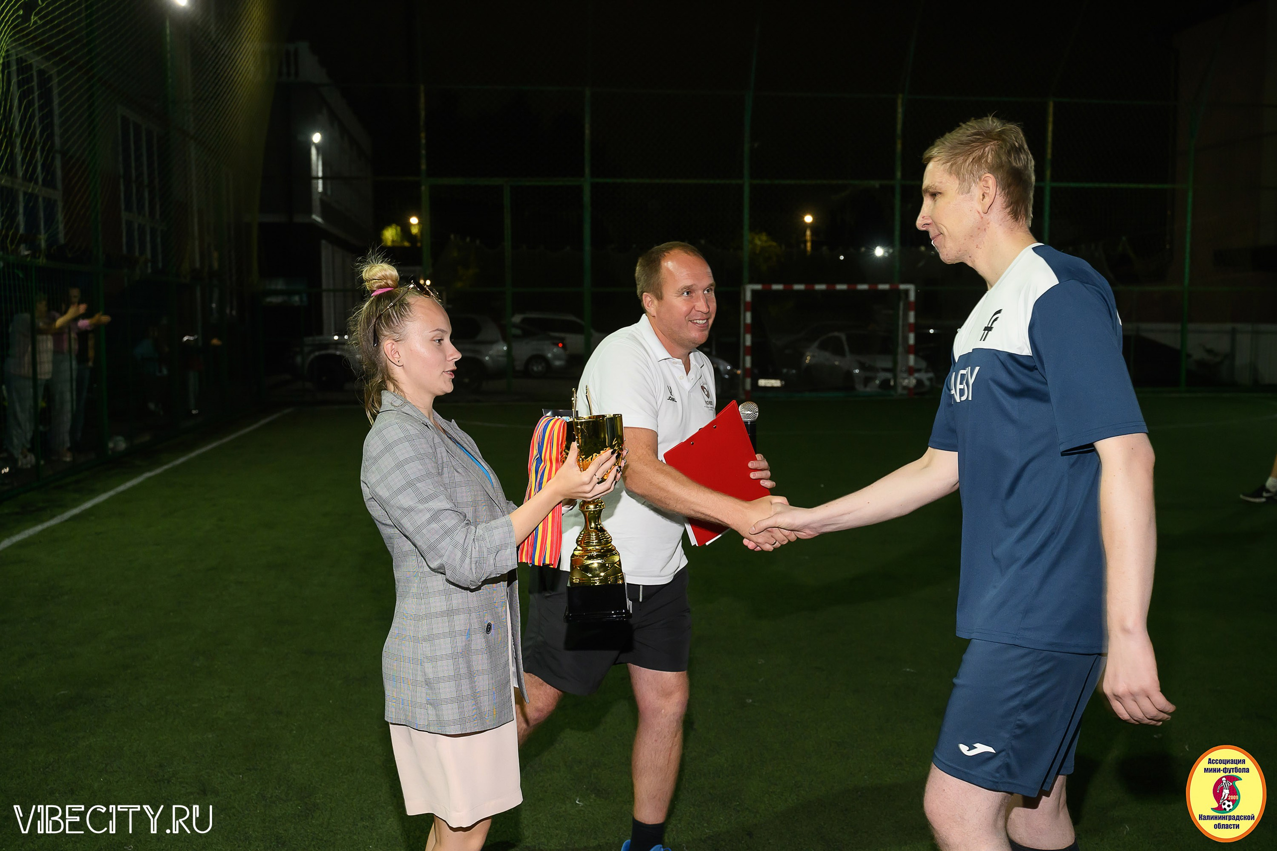 ФИНАЛЬНЫЕ ИГРЫ КУБКА МИНИ-ФУТБОЛЬНОЙ ЛИГИ И КУБКА КОРПОРАТИВНОЙ МФЛ 2025. VIBECITY.RU Вайб Сити Ру Фоторепортажи Фотоотчеты Калининград