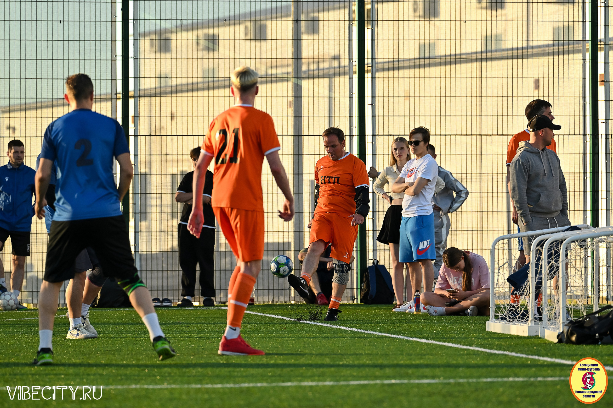 ИГРЫ МИНИ-ФУТБОЛЬНОЙ И КОРПОРАТИВНОЙ ЛИГИ. VIBECITY.RU Вайб Сити Ру Фоторепортажи Фотоотчеты Калининград