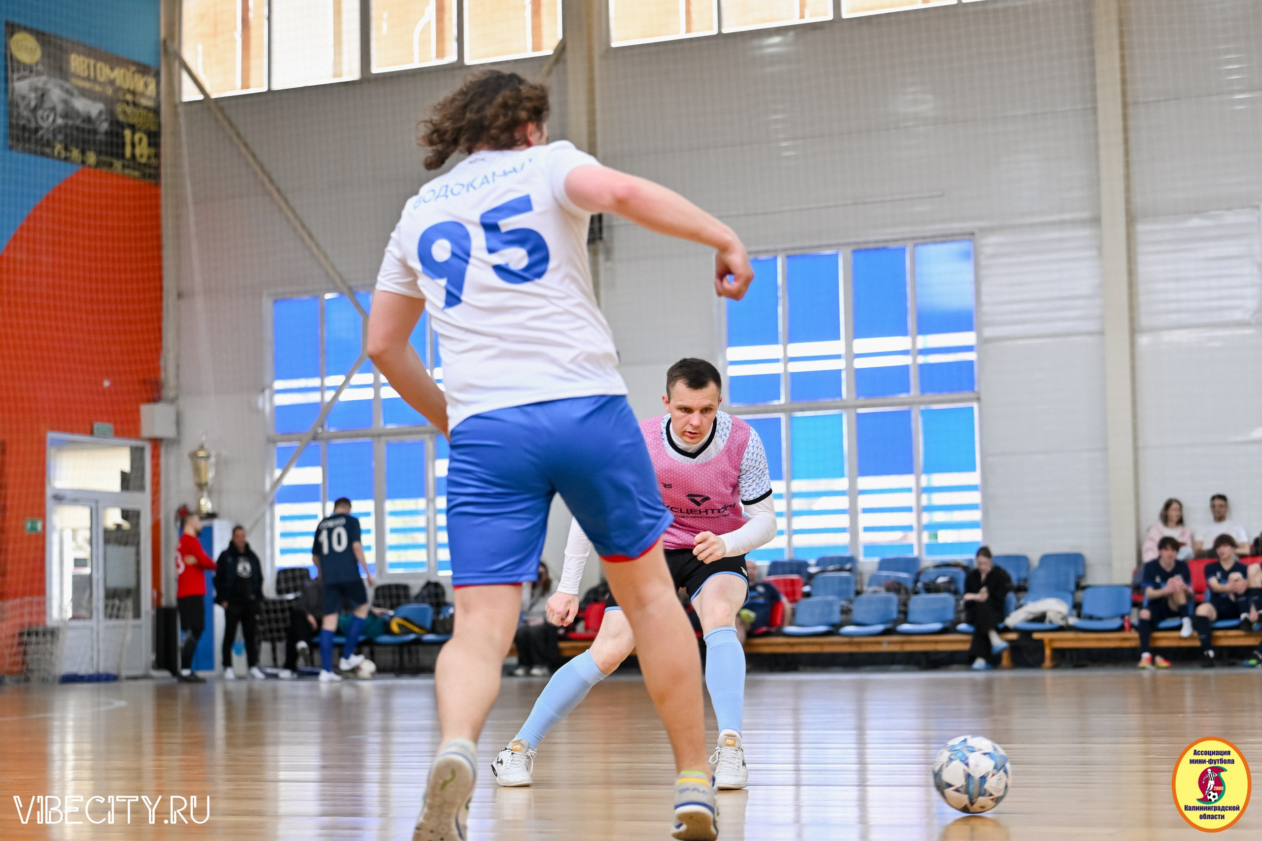 8 тур Корпоративной Бизнес-Лиги по футзалу. VIBECITY.RU Вайб Сити Ру Фоторепортажи Фотоотчеты Калининград