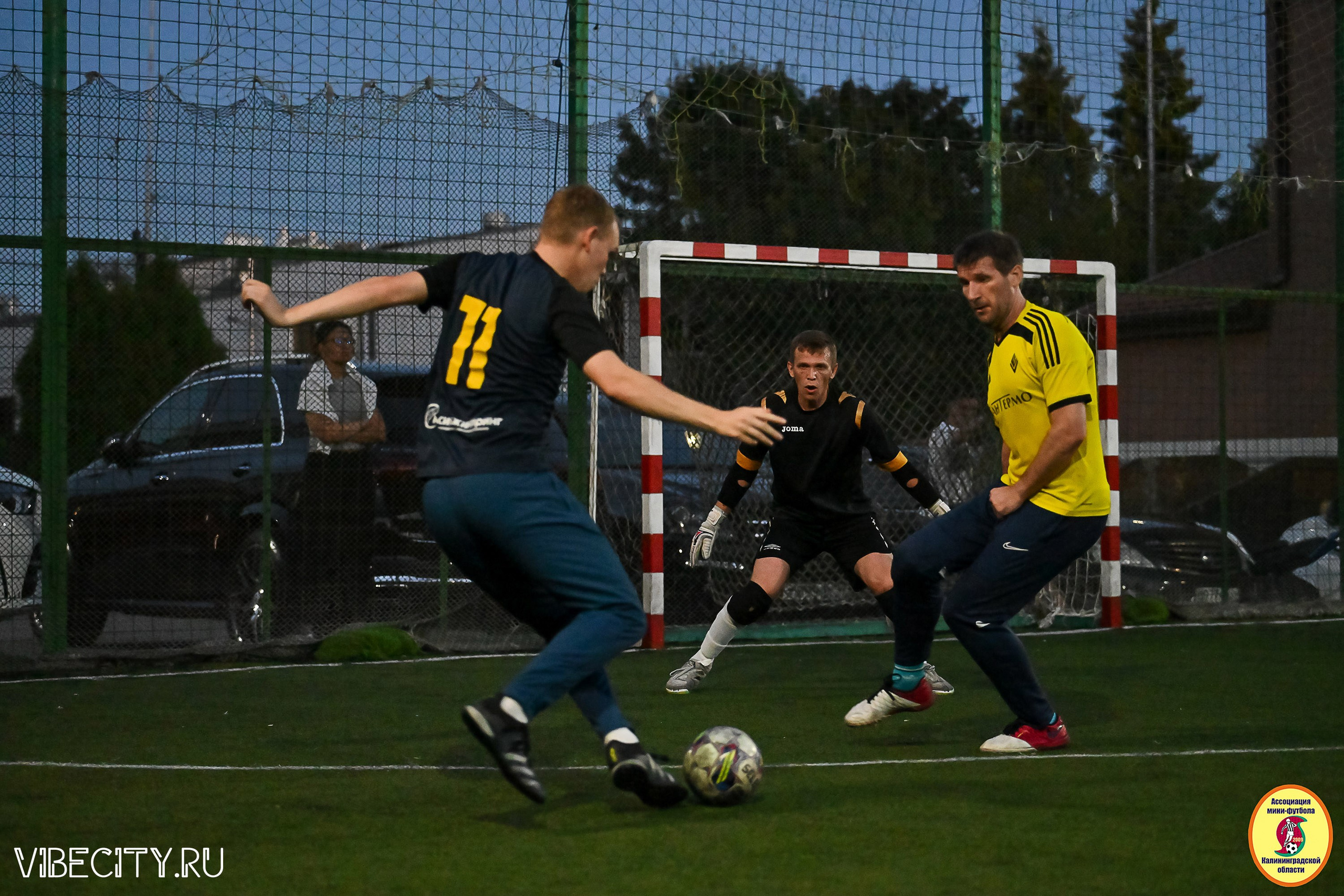 ФИНАЛЬНЫЕ ИГРЫ КУБКА МИНИ-ФУТБОЛЬНОЙ ЛИГИ И КУБКА КОРПОРАТИВНОЙ МФЛ 2025. VIBECITY.RU Вайб Сити Ру Фоторепортажи Фотоотчеты Калининград