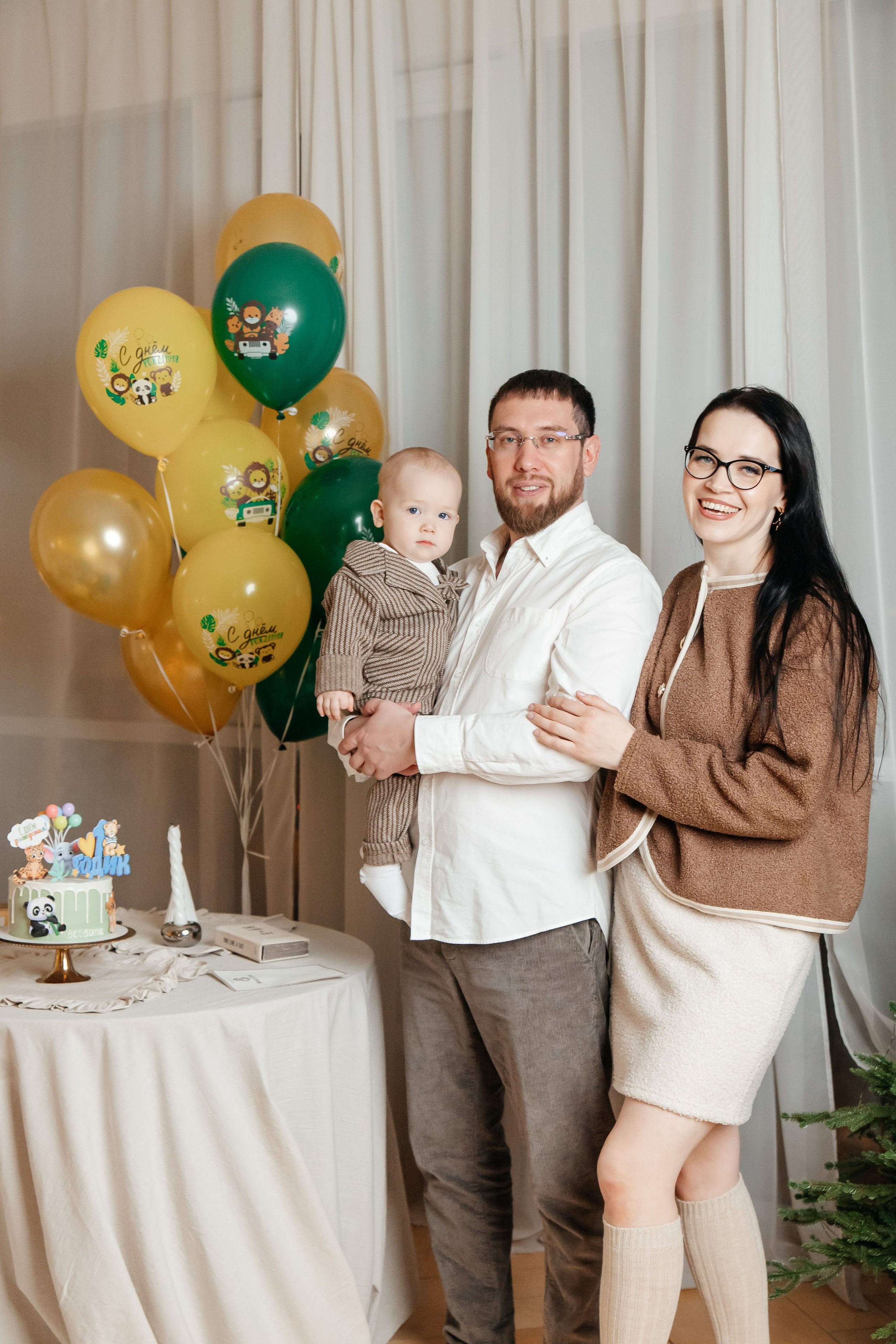 Семейная фотосессия на 1 годик. Свадебный, семейный фотограф, контент съёмка. Екатеринбург. Елена Граф