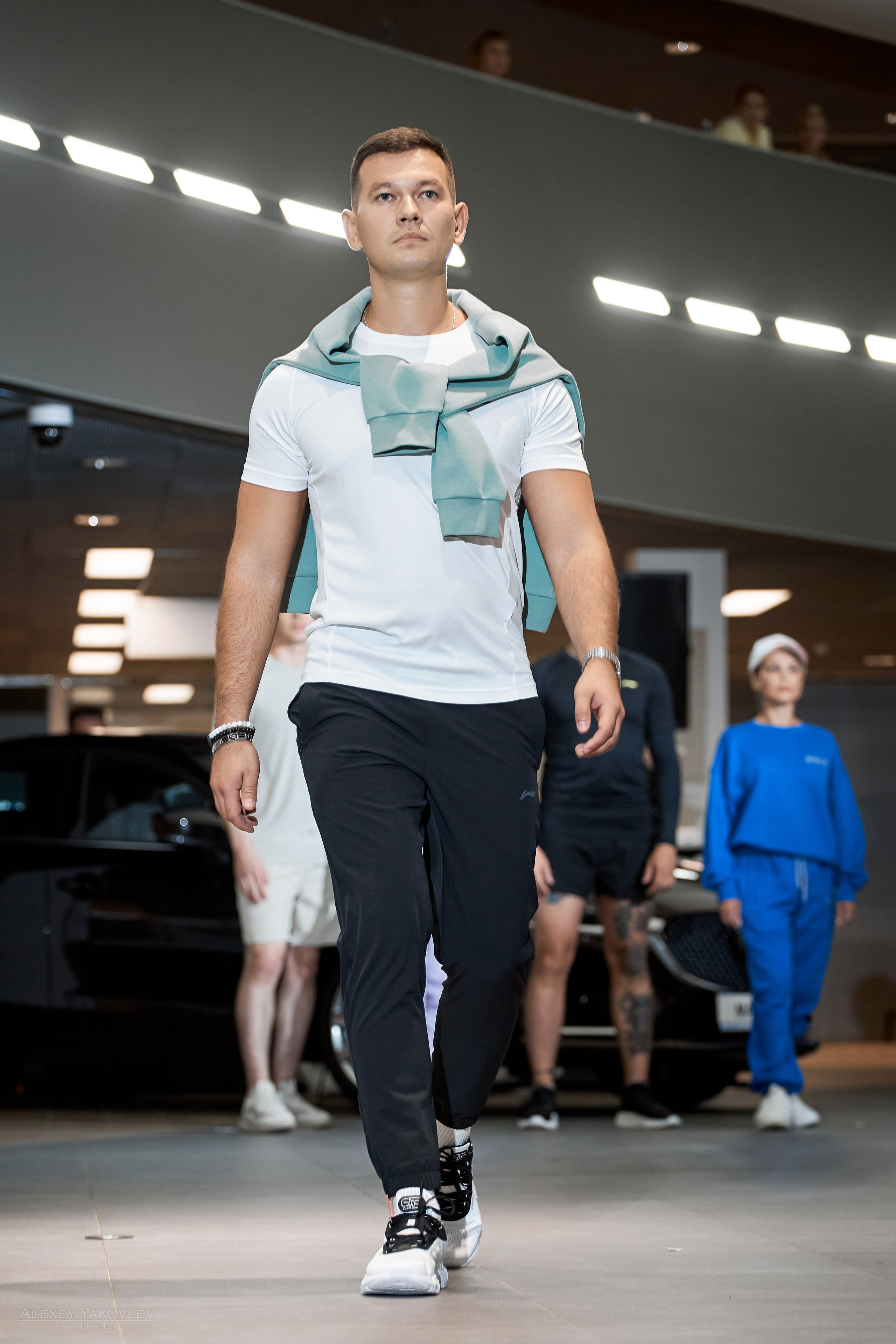 Модный показ PRE-FALL модельной школы Modeling+. Фотограф Алексей Яковлев