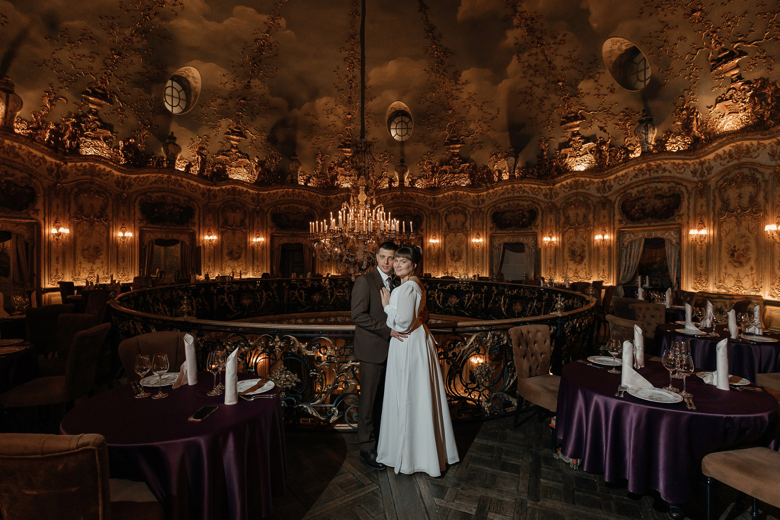 Свадебная фотосессия в ресторане Турандот. Свадебный фотограф в Москве Дарья Олендарёва