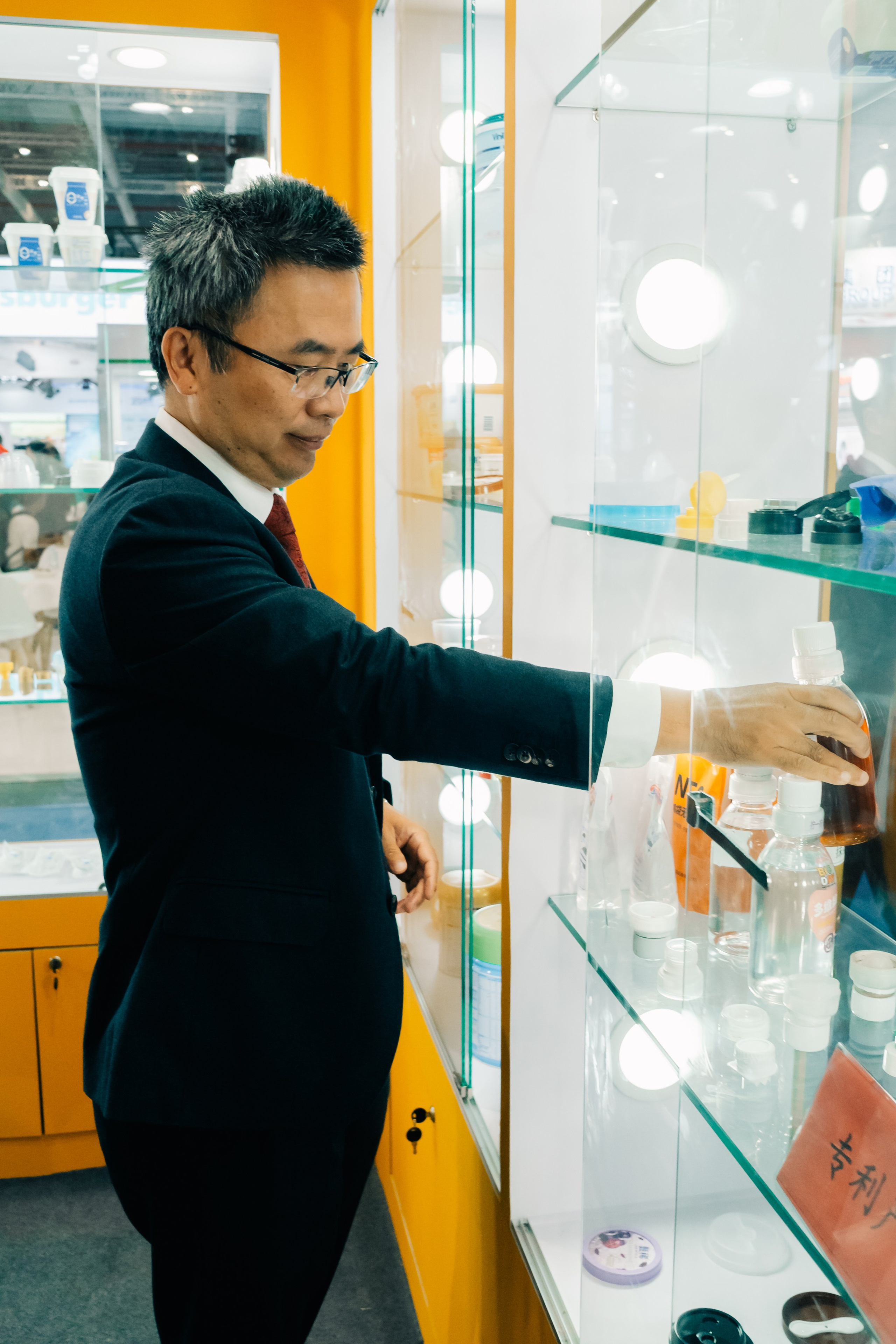 Фото и видеосъемка на выставке CHINAPLAS в Шанхае | Компания VZLP | Фотограф в Шанхае