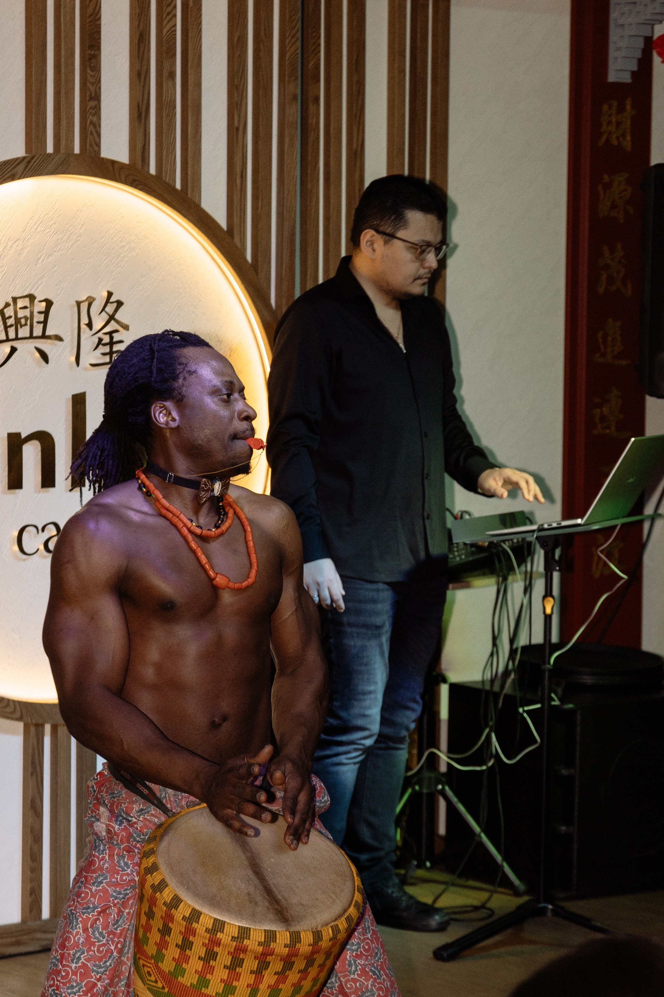 Вечеринка в кафе Sinlun. Фотограф Юлия Мальцева