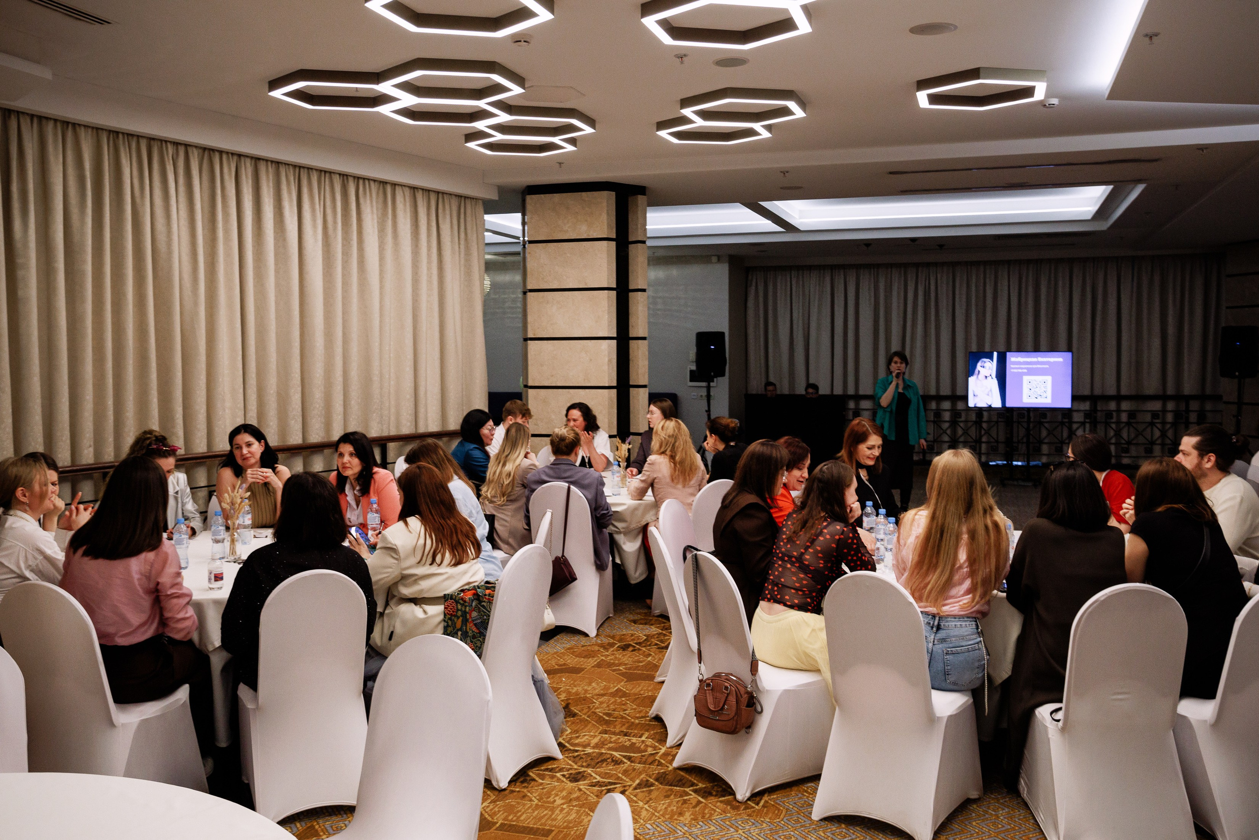 Закрытый нетворкинг. Фотограф Юлия Мальцева