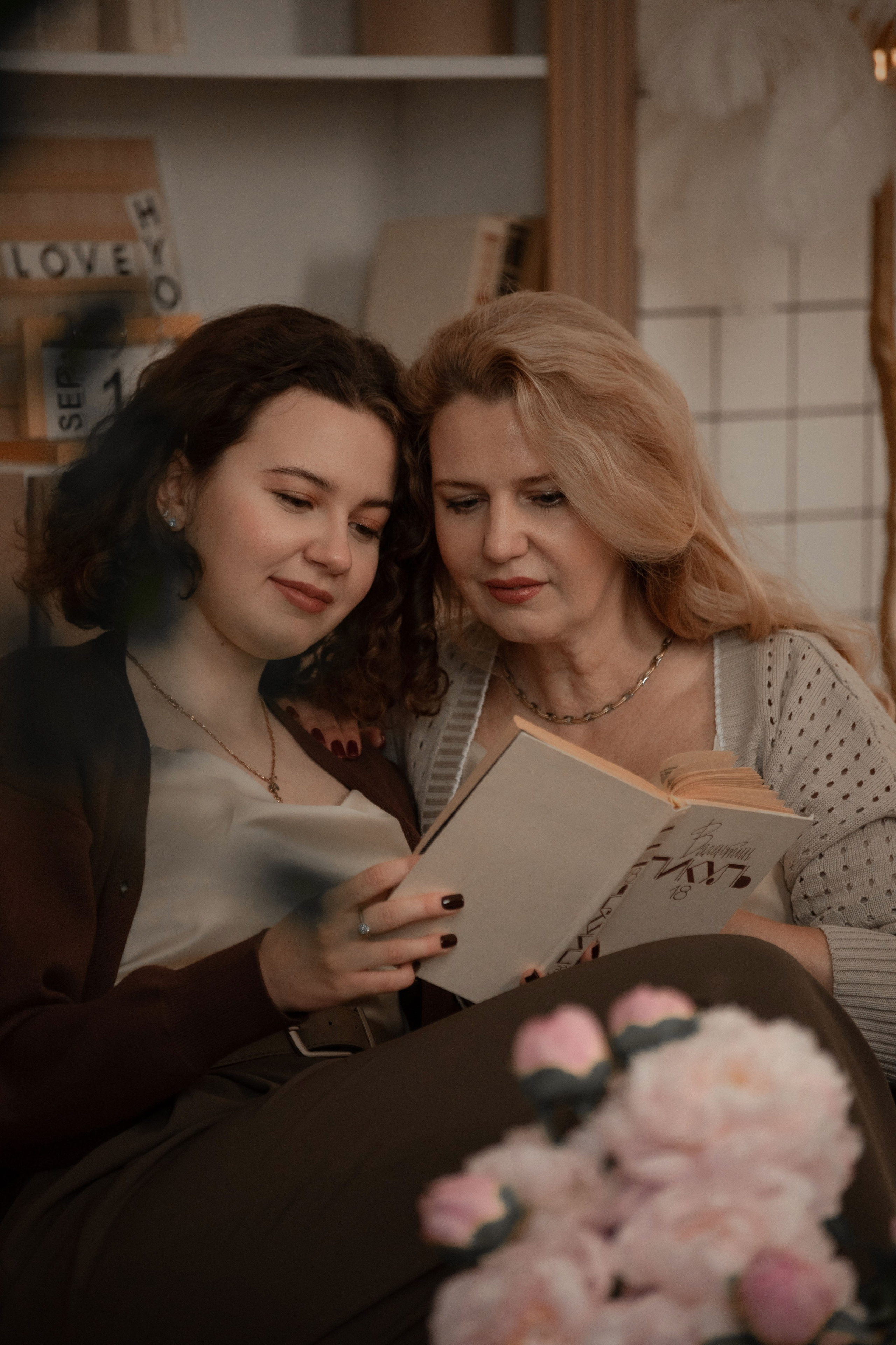 Семейная фотосессия мамы с дочкой