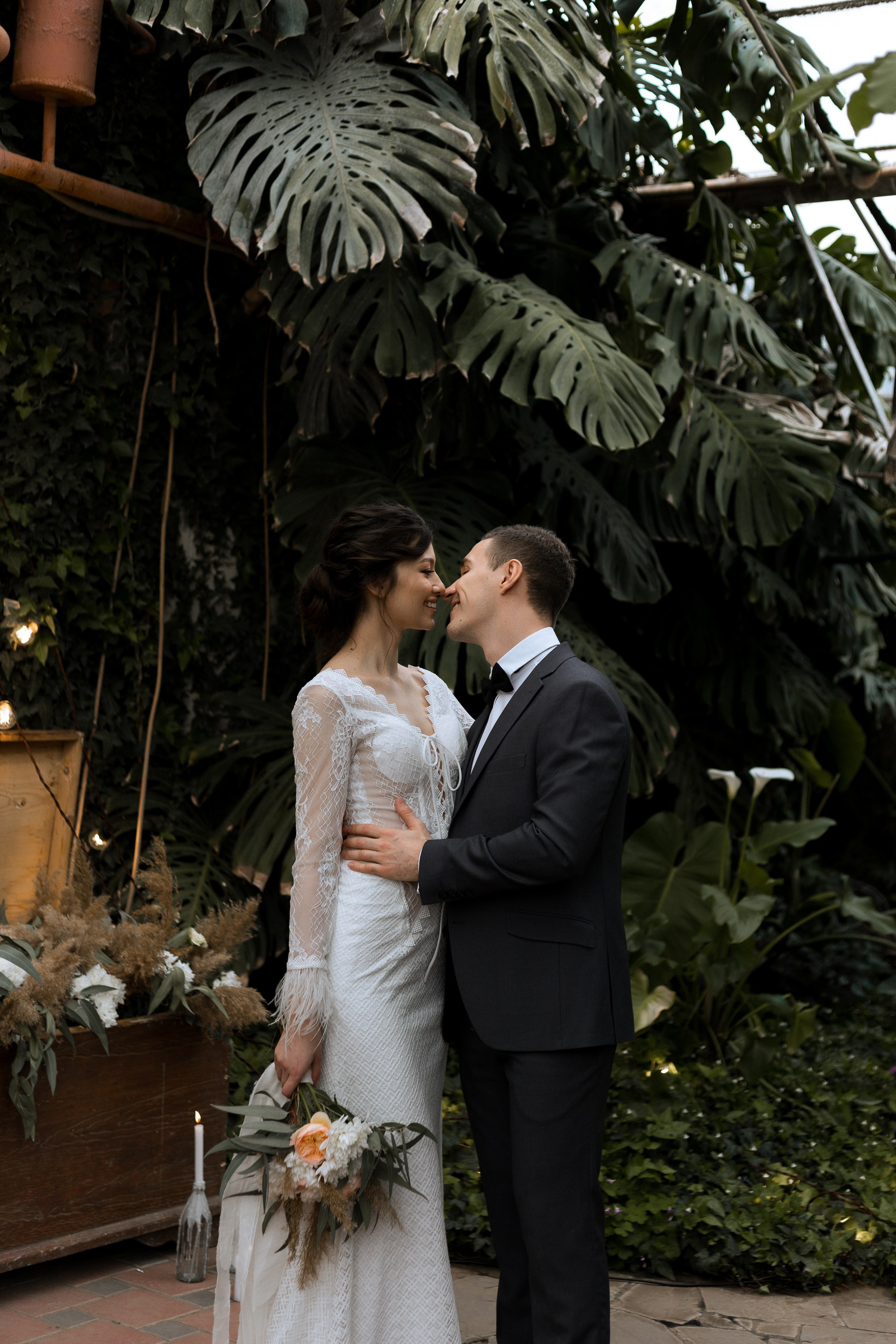 Свадебная фотосессия в оранжерее. Свадебный и семейный фотограф в Волгограде Кристина Иванова