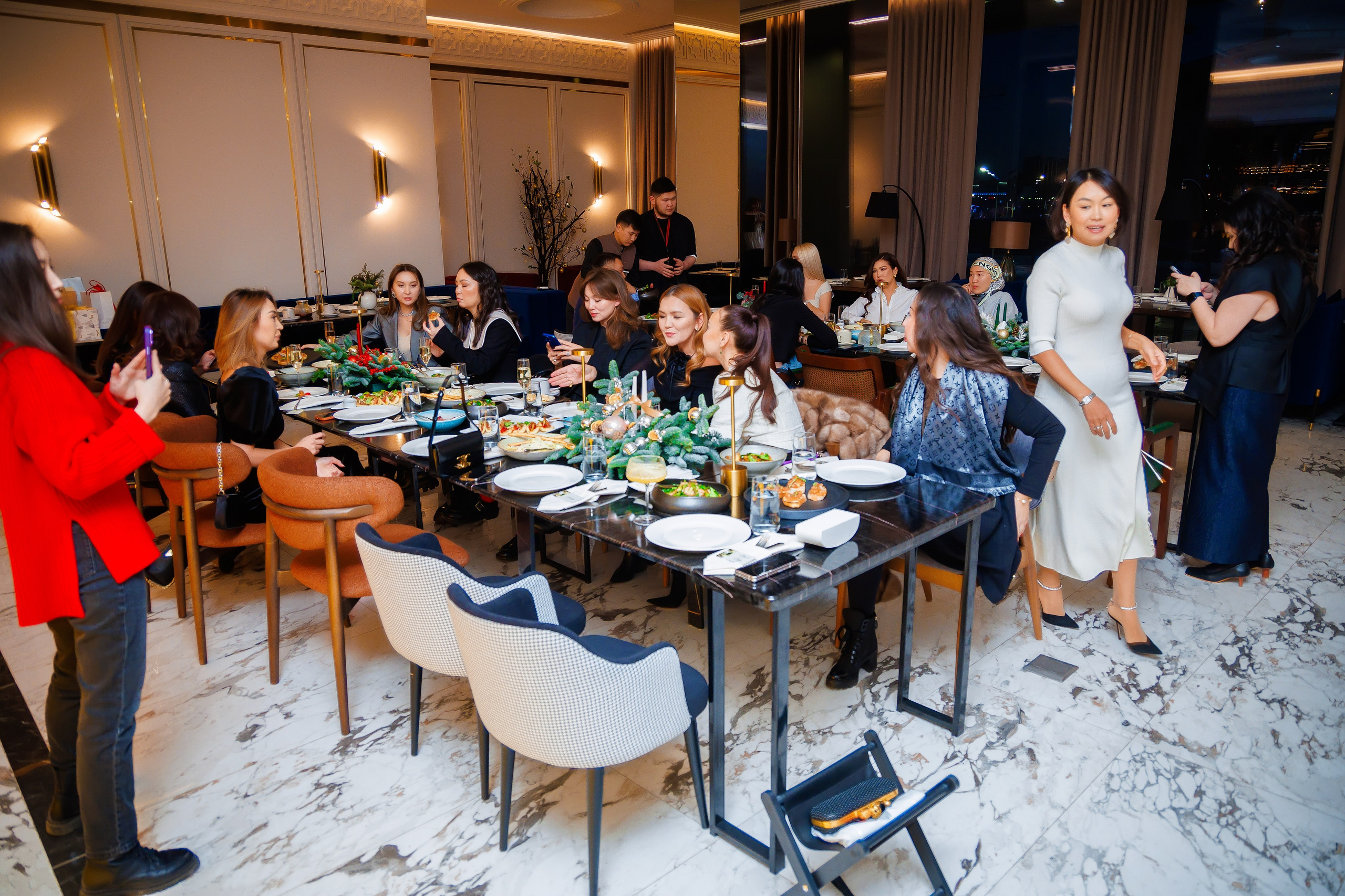 Мероприятие в заведении. Семейный и Свадебный фотограф в Астане Александр Астапов