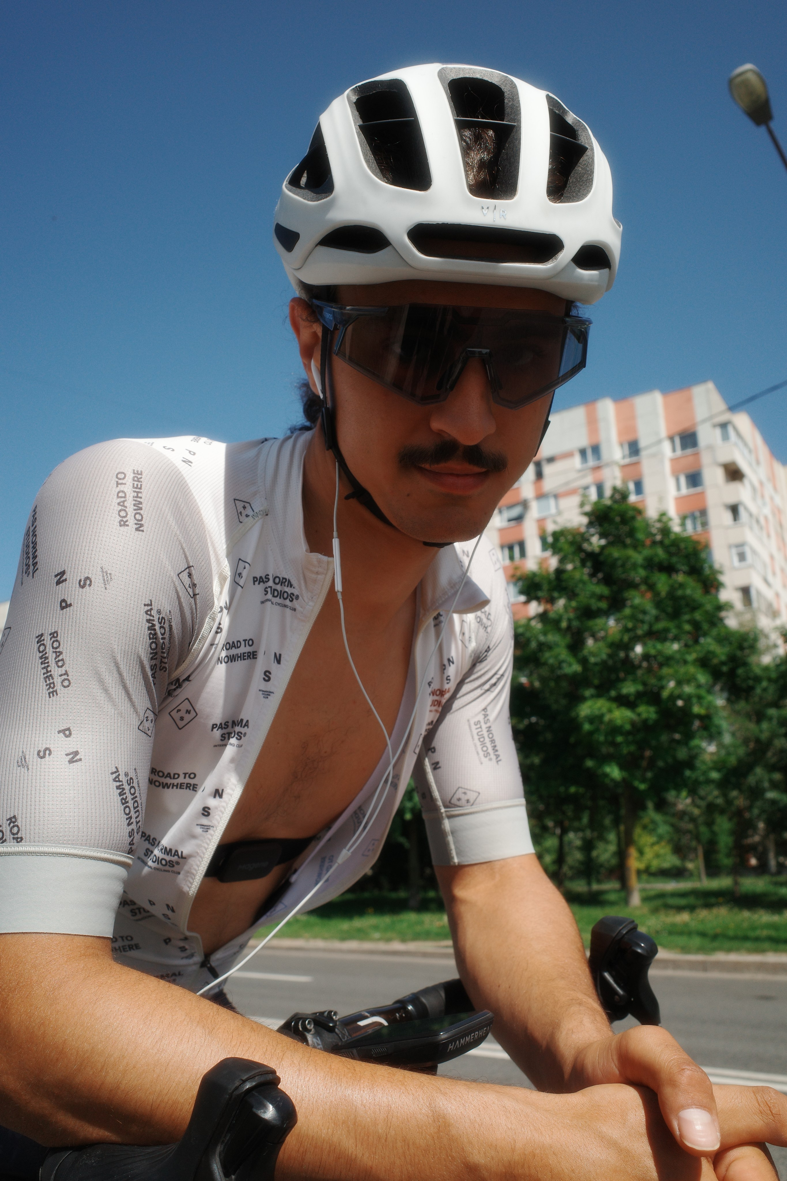 VELOCULT x LUXSHOSSE. Butorarock