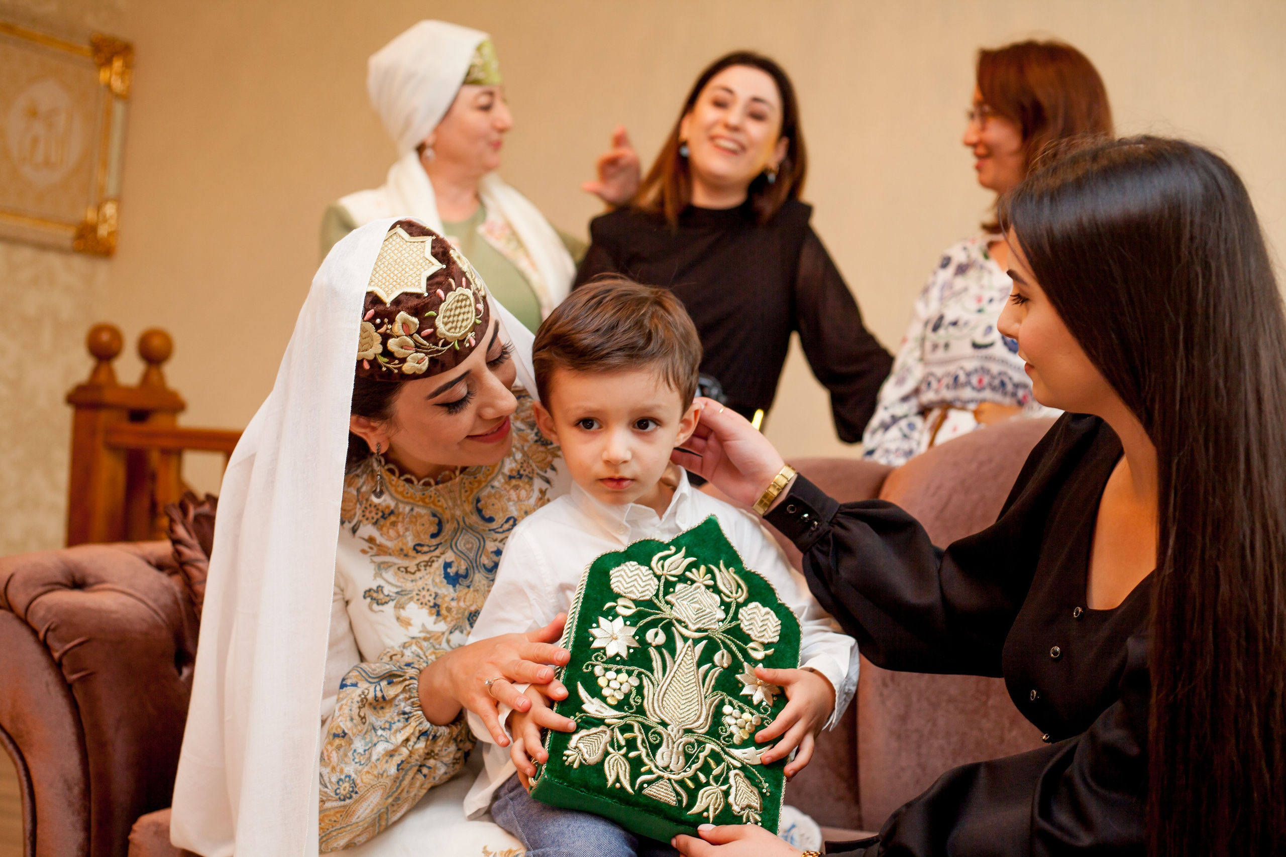 Зенифе и Осман. Фотограф в Крыму