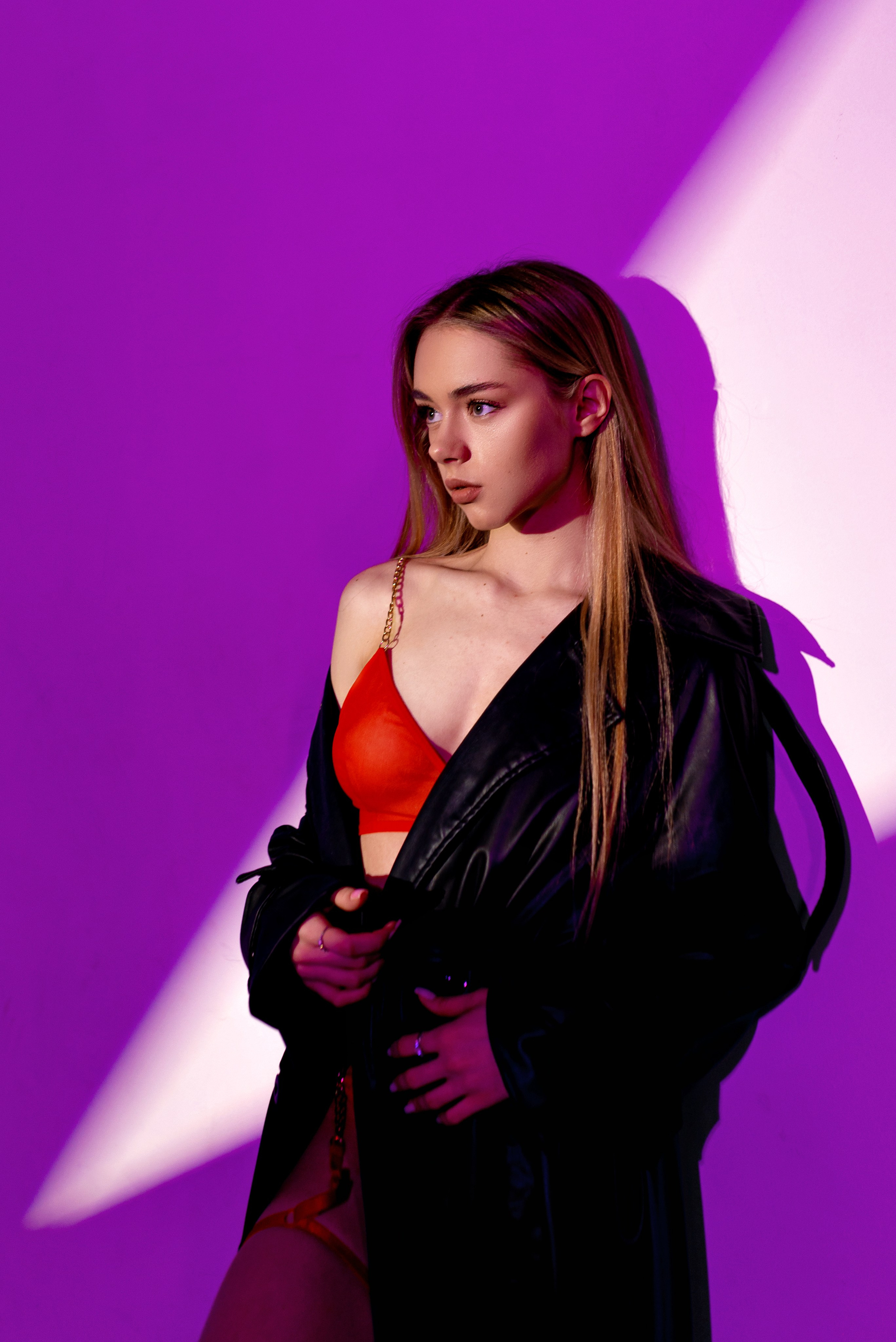 Фотосъемка в белье и черном плаще. Фотограф в Витебске Сергей Томашев