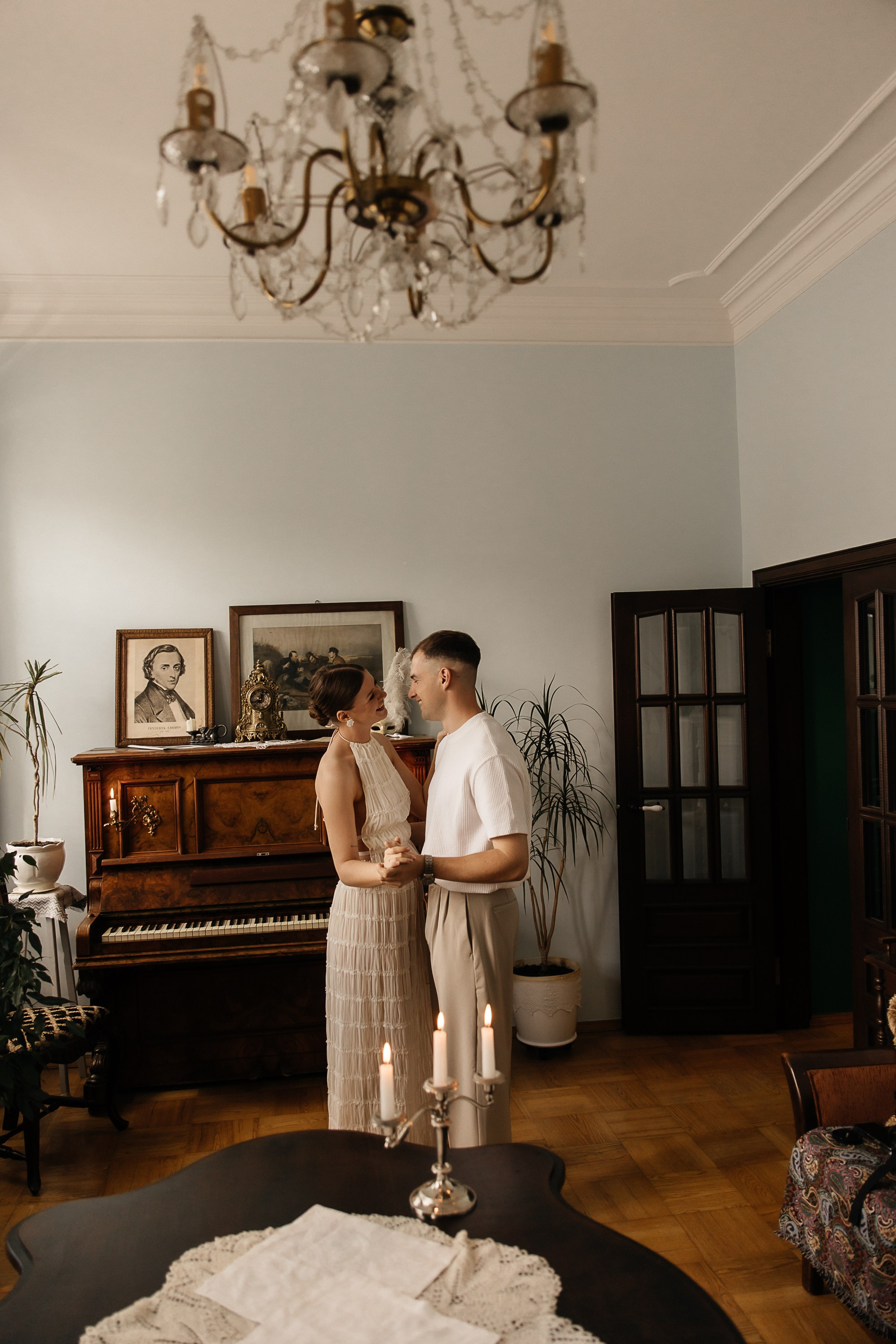 Свадьба в ретро-квартире. Свадебный и семейный фотограф Виолетта Сидельникова. Краснодар, Россия, Беларусь, Европа