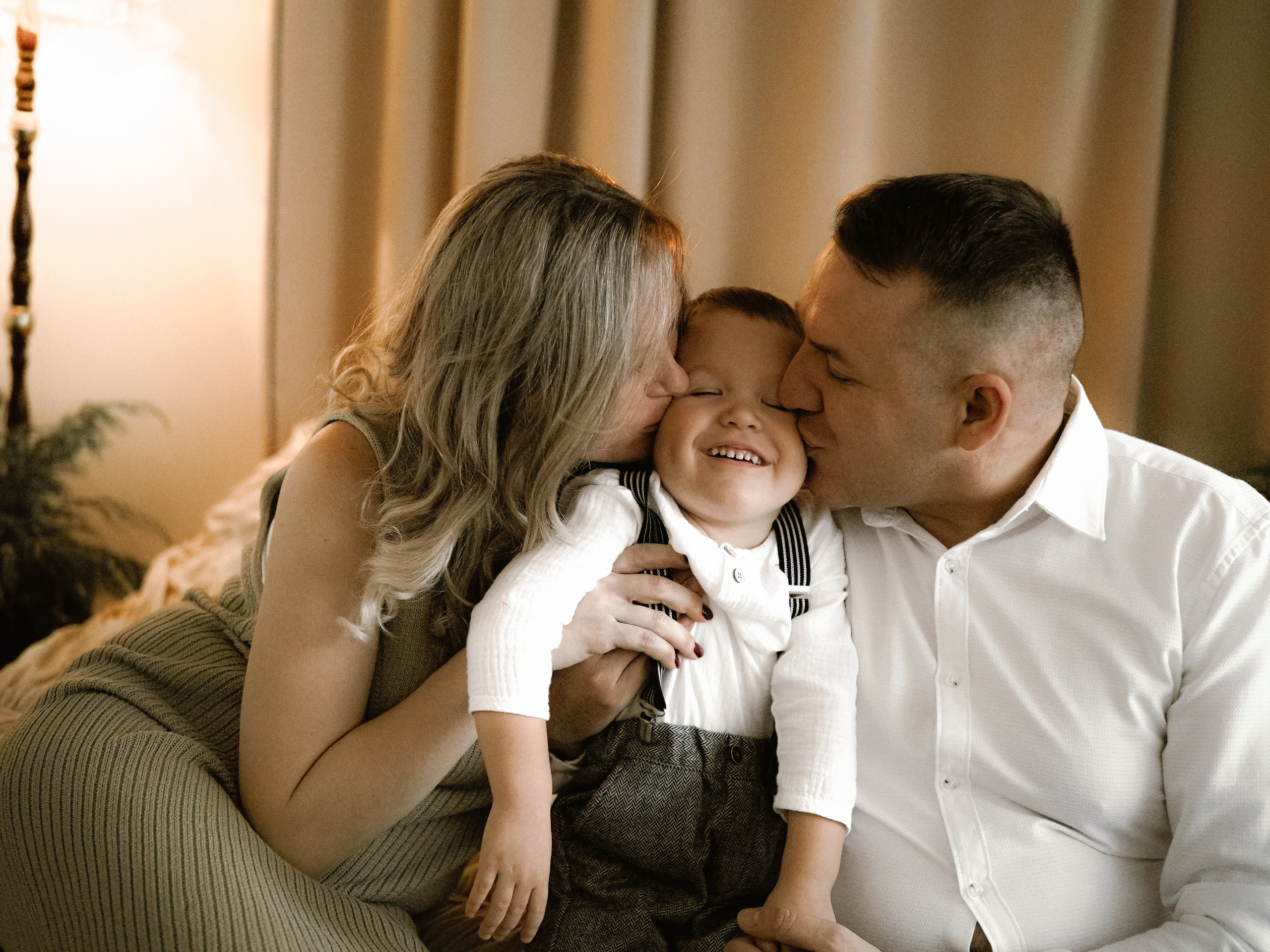 Если фото у елочки, то вот так. Фотограф Рязань. Семейный Свадебный фотограф