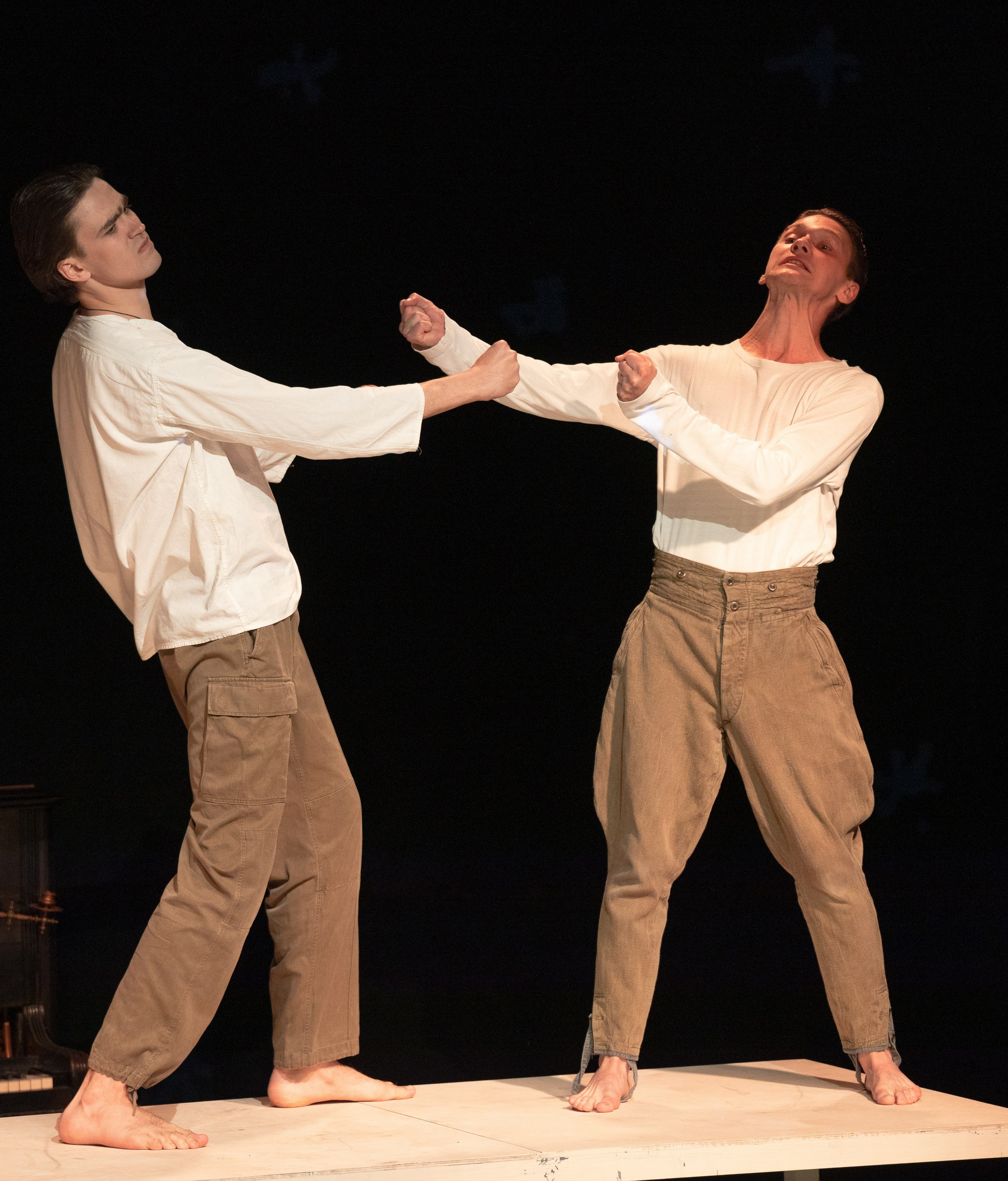 По рассказам Платонова, МХАТ 4курс. Фотограф. г. Южно-Сахалинск. Олег Толстов