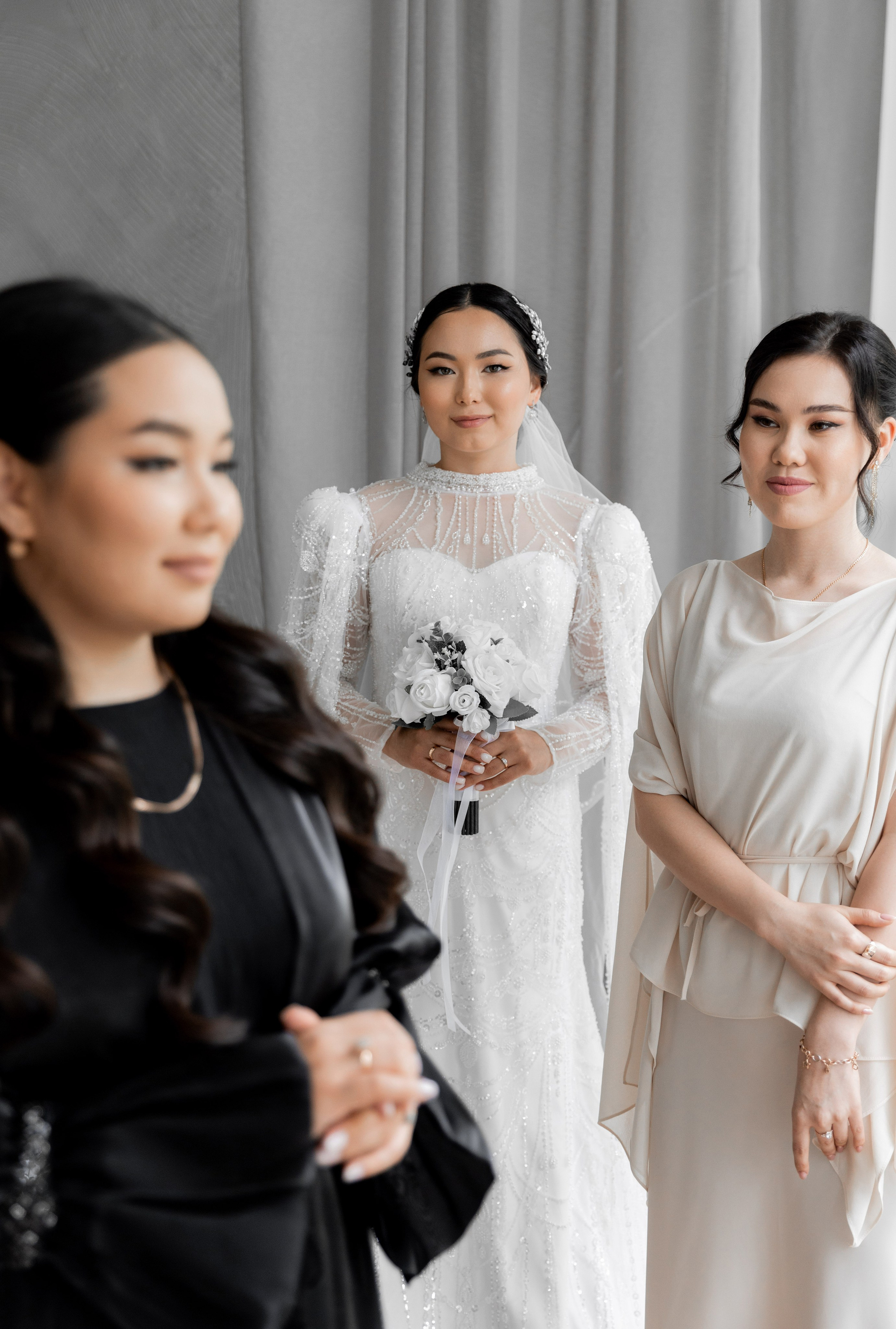 Фотосессия Аскара и Ажар с друзьями