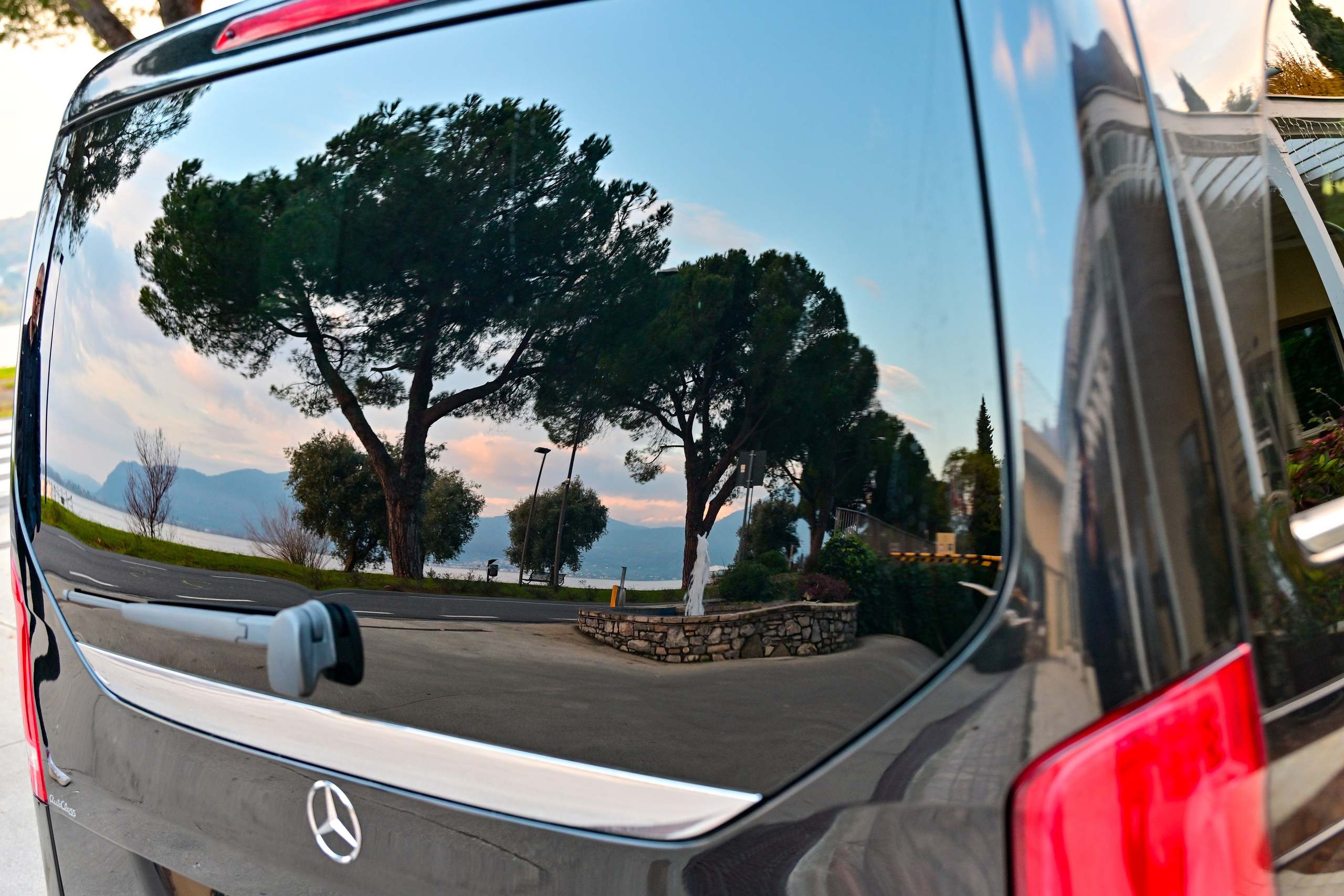 Lago d'iseo and hotel. Фотограф Минск