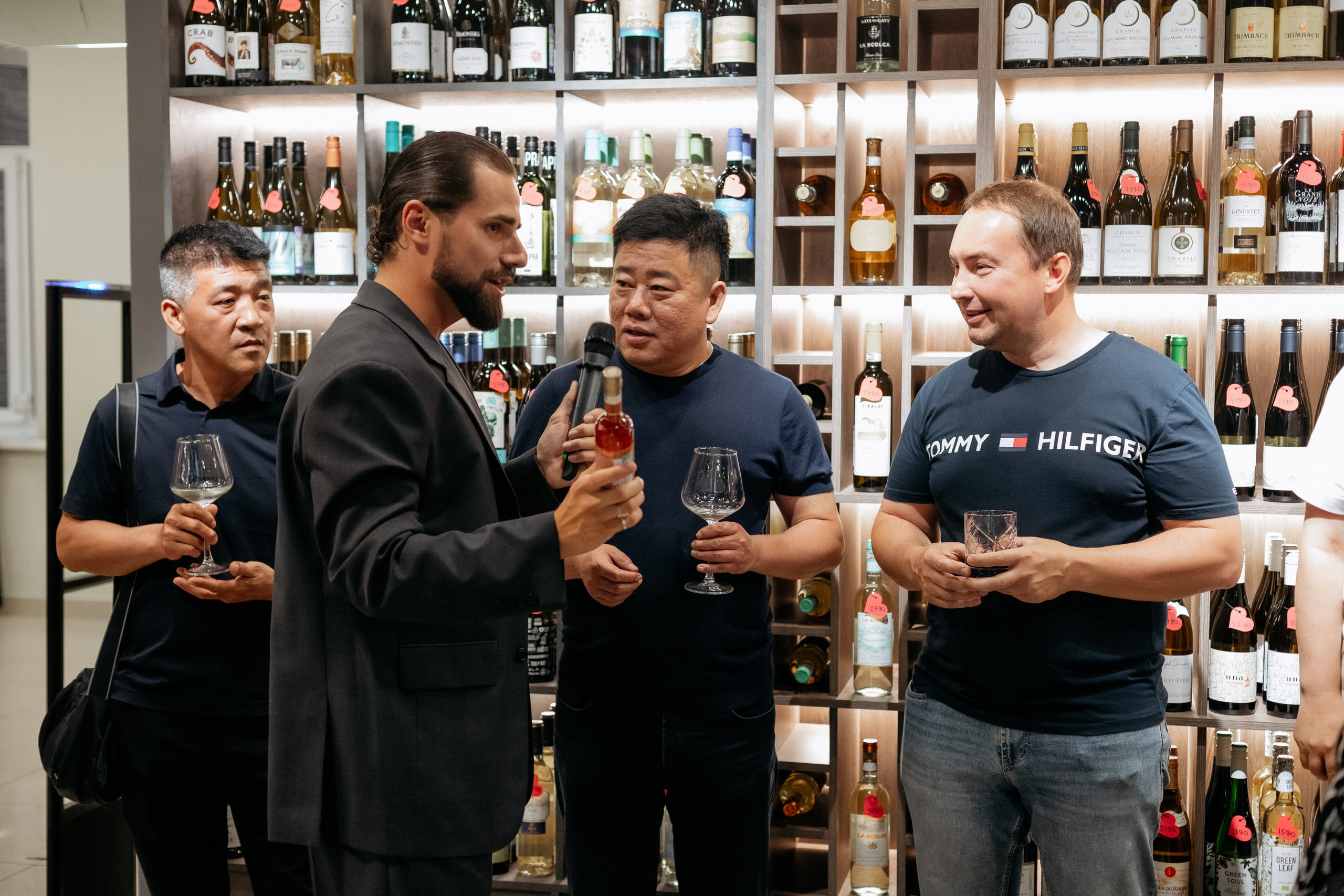 BY SIMPLE ВИНОТЕКА — ОТКРЫТИЕ. СВОИ. ФОТООТЧЕТЫ-СОБЫТИЯ-МЕСТА