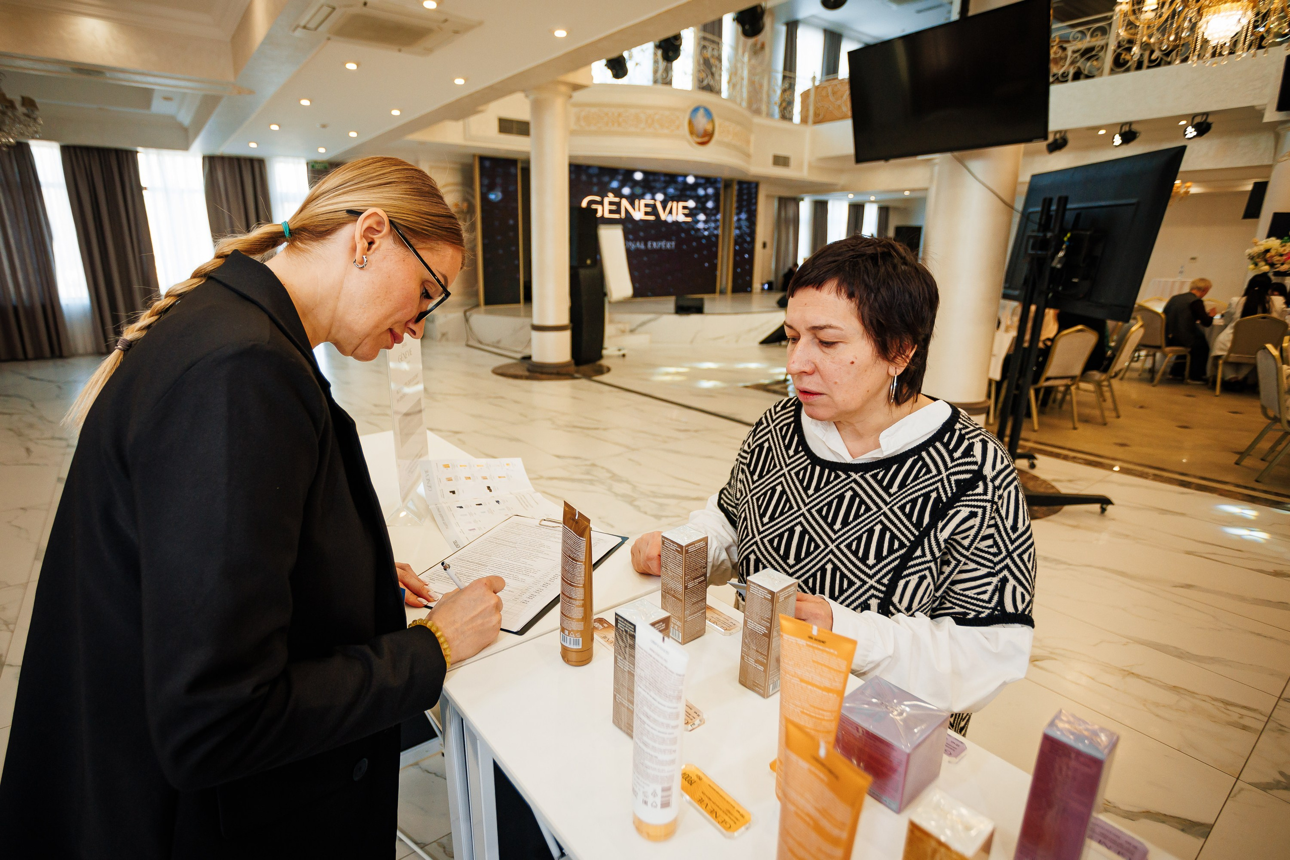 «Огарок» — или как бороться с эмоциональным выгоранием, тренинг-интенсив от профессора Сергеева М.Ю._Marhal_Сиферополь_13.02.2025. Аминов Руслан | Фотограф