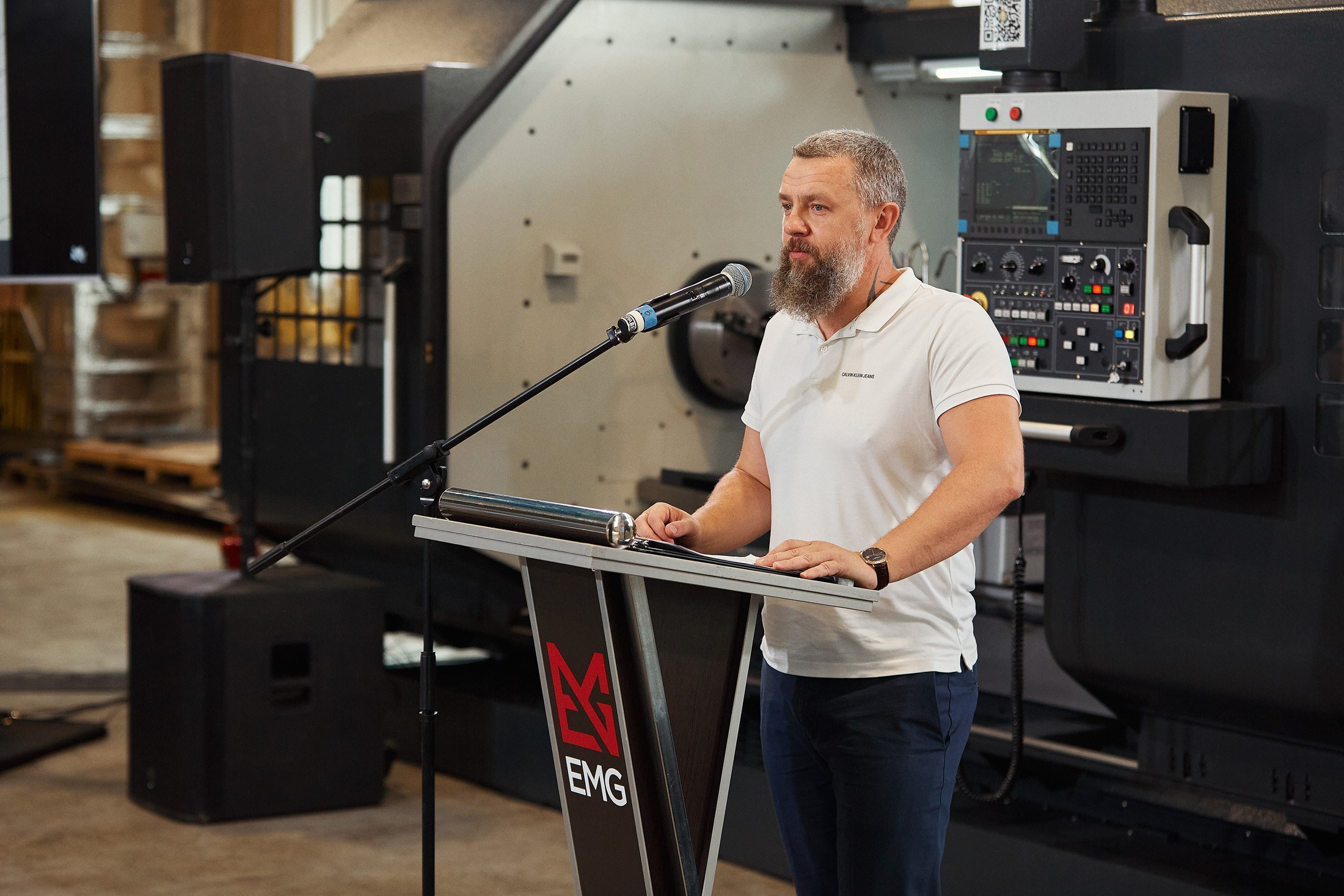 EMG / Международный форум / Презентация нового высокоточного станка. Антон Артюшин, портретный фотограф. Москва