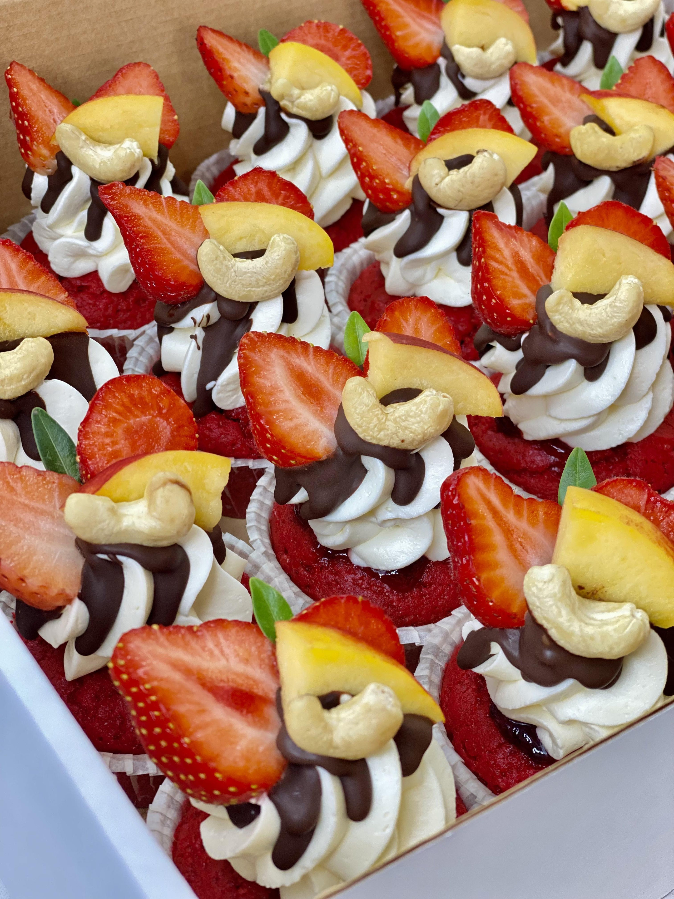 Капкейки фуршетные. Katyasugarsugar капкейки, зефир, торты Москва