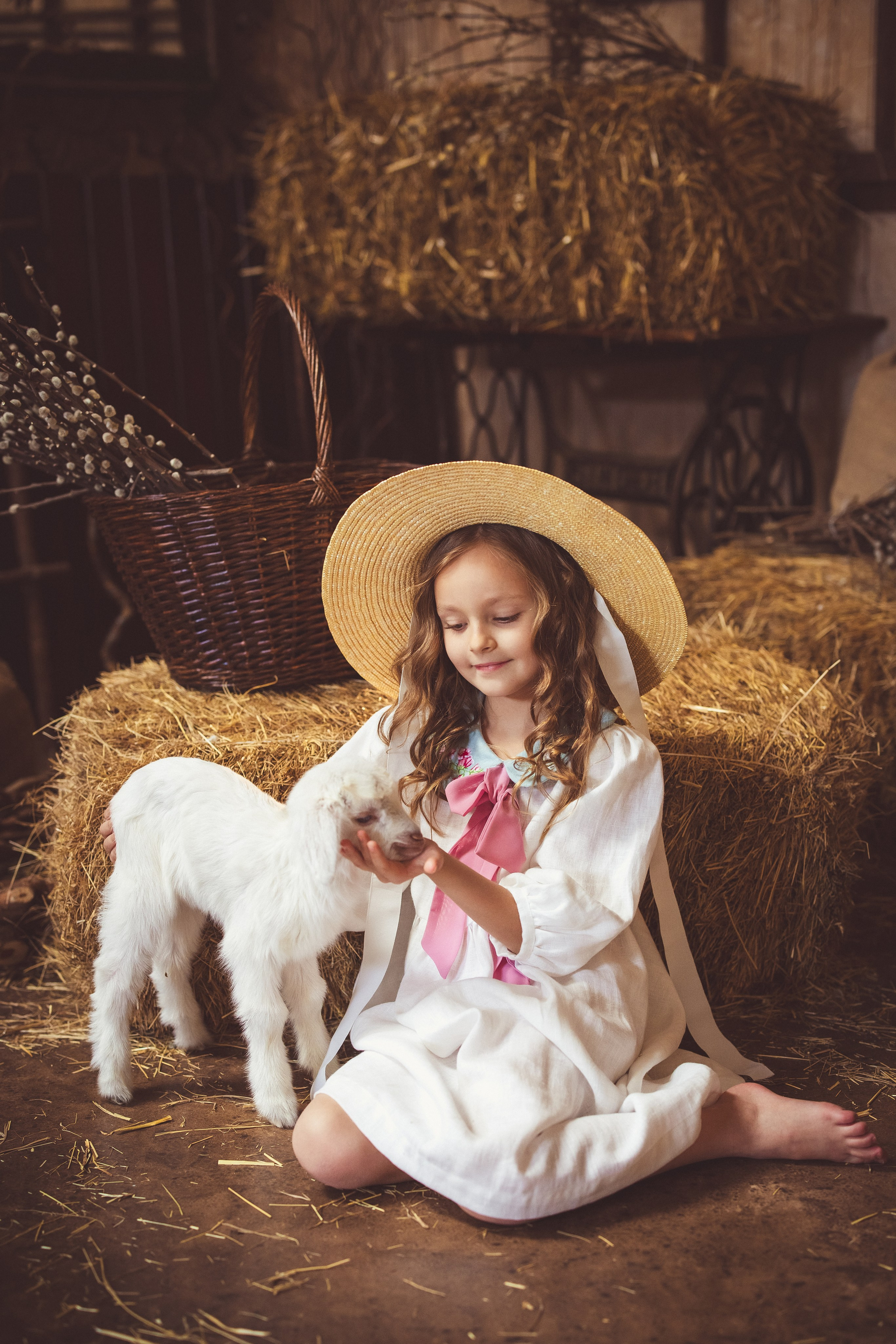 Пасхальный фотопроект с козочкой и утятами, в фотостудии «Эль» 2024 г. Семейный и детский фотограф в Краснодаре Анна Трашкова