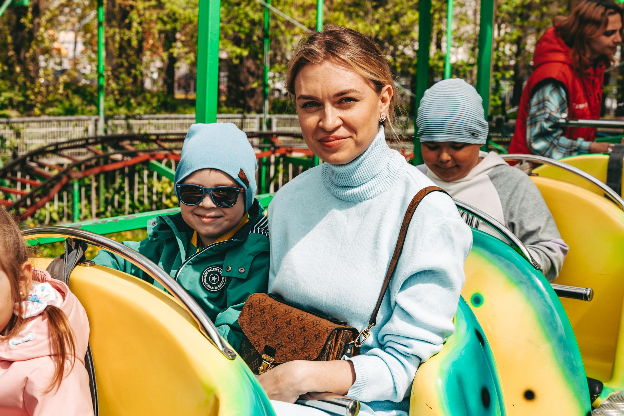 Даша и Руслан в Парке Аттракционов. Фотограф Алиса Агафонова в Санкт-Петербурге