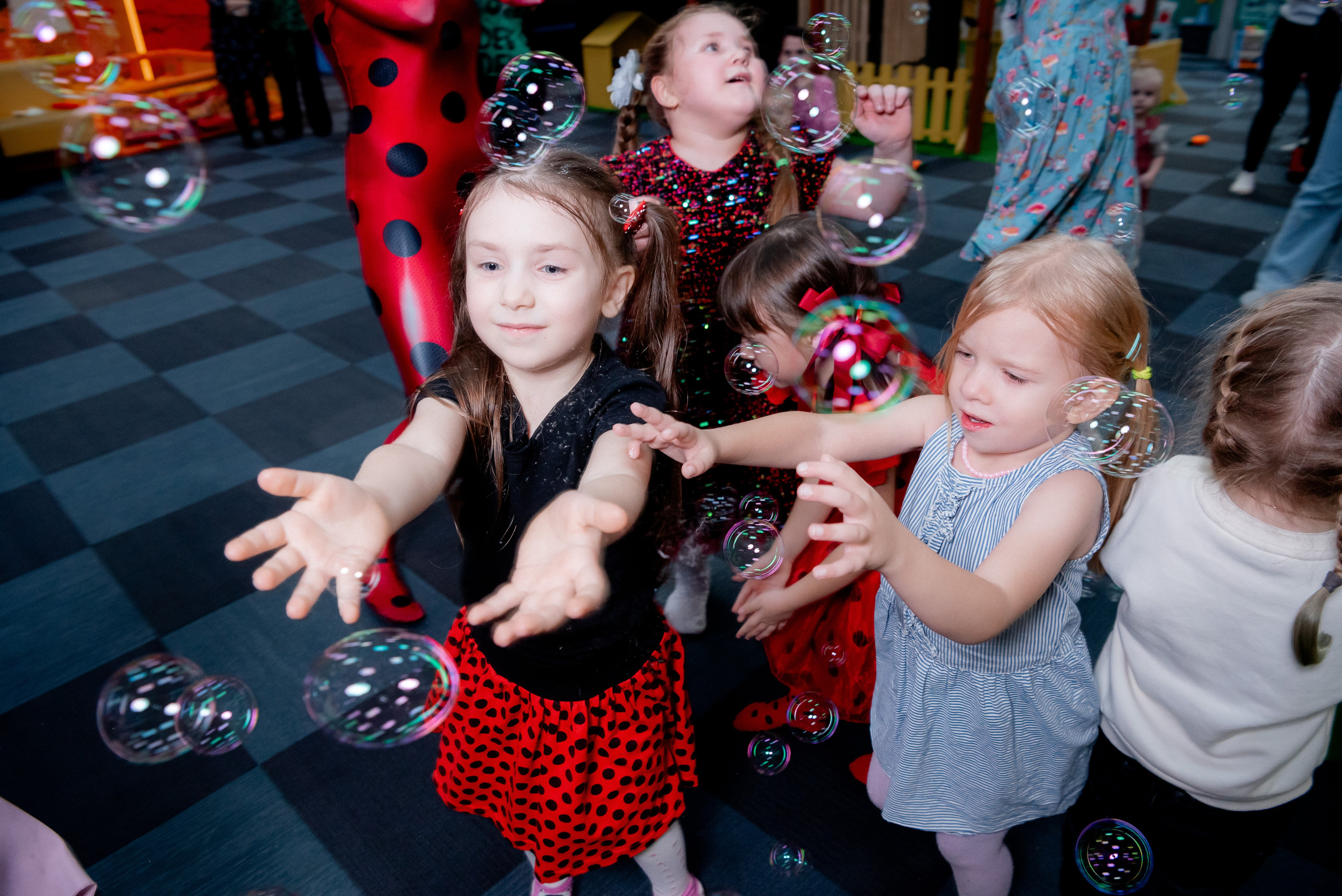 ДР в Локо Мотив Аниматоры Леди Баг. Фотограф в Волгограде и Волжском Александр Горбань