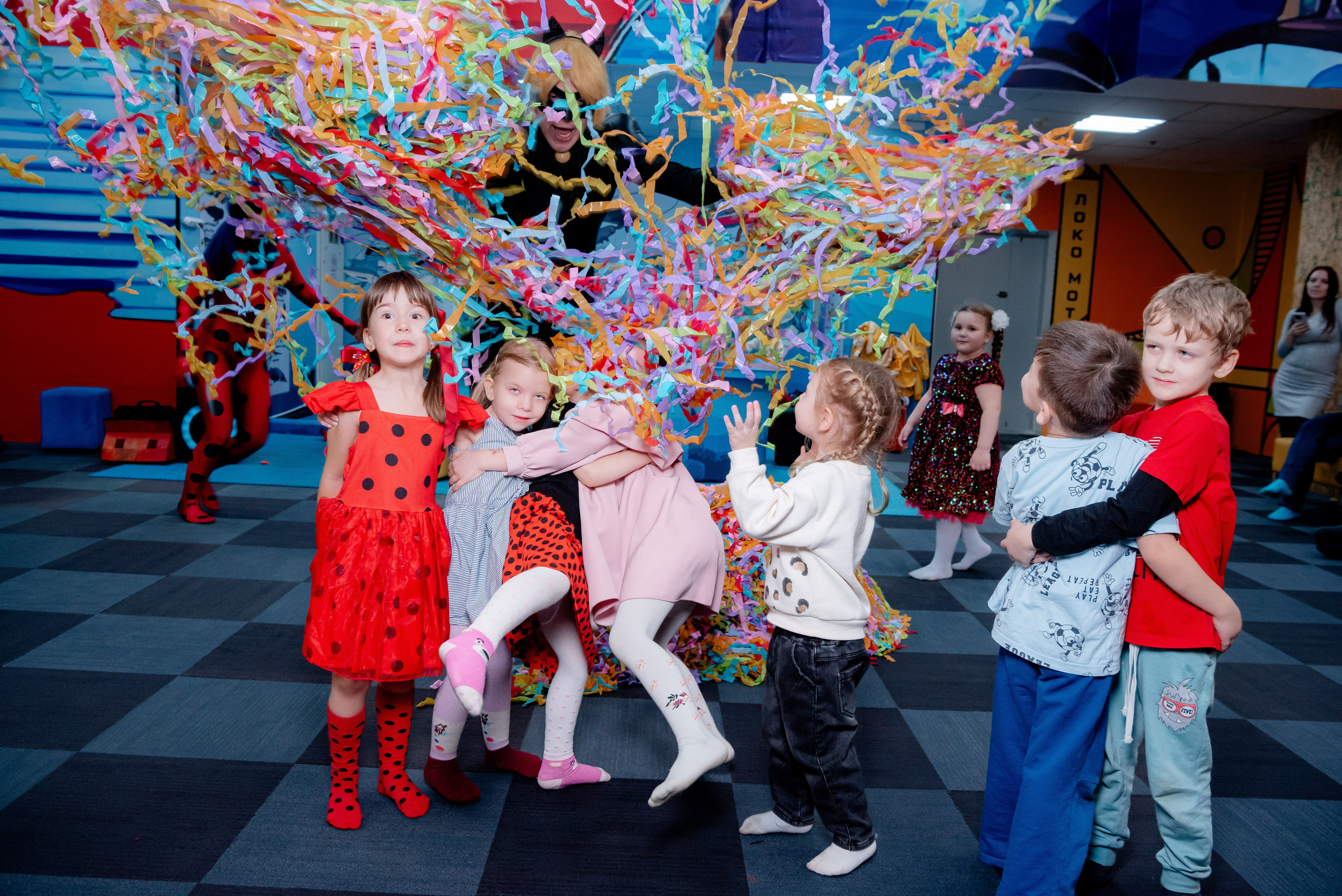 ДР в Локо Мотив Аниматоры Леди Баг. Фотограф в Волгограде и Волжском Александр Горбань