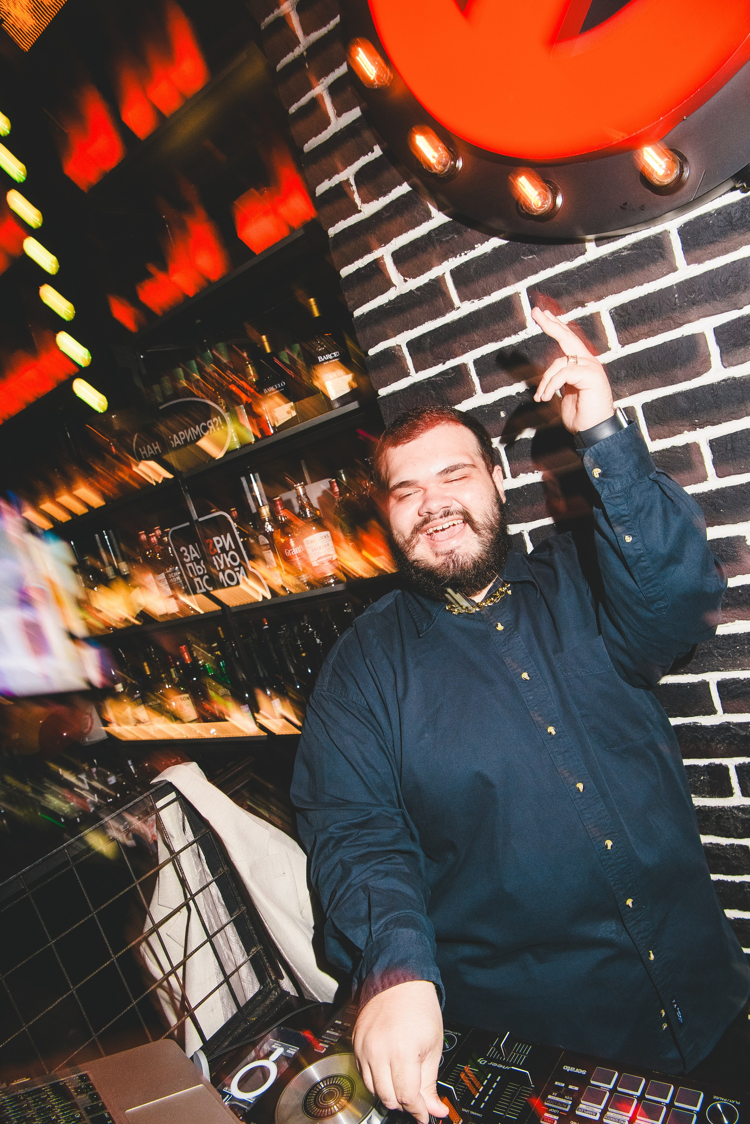 Фотоотчёты о вечеринках для НеБар Волгоград. Или стиль «пьяный фотограф». Фотограф в Волгограде и Волжском Александр Горбань