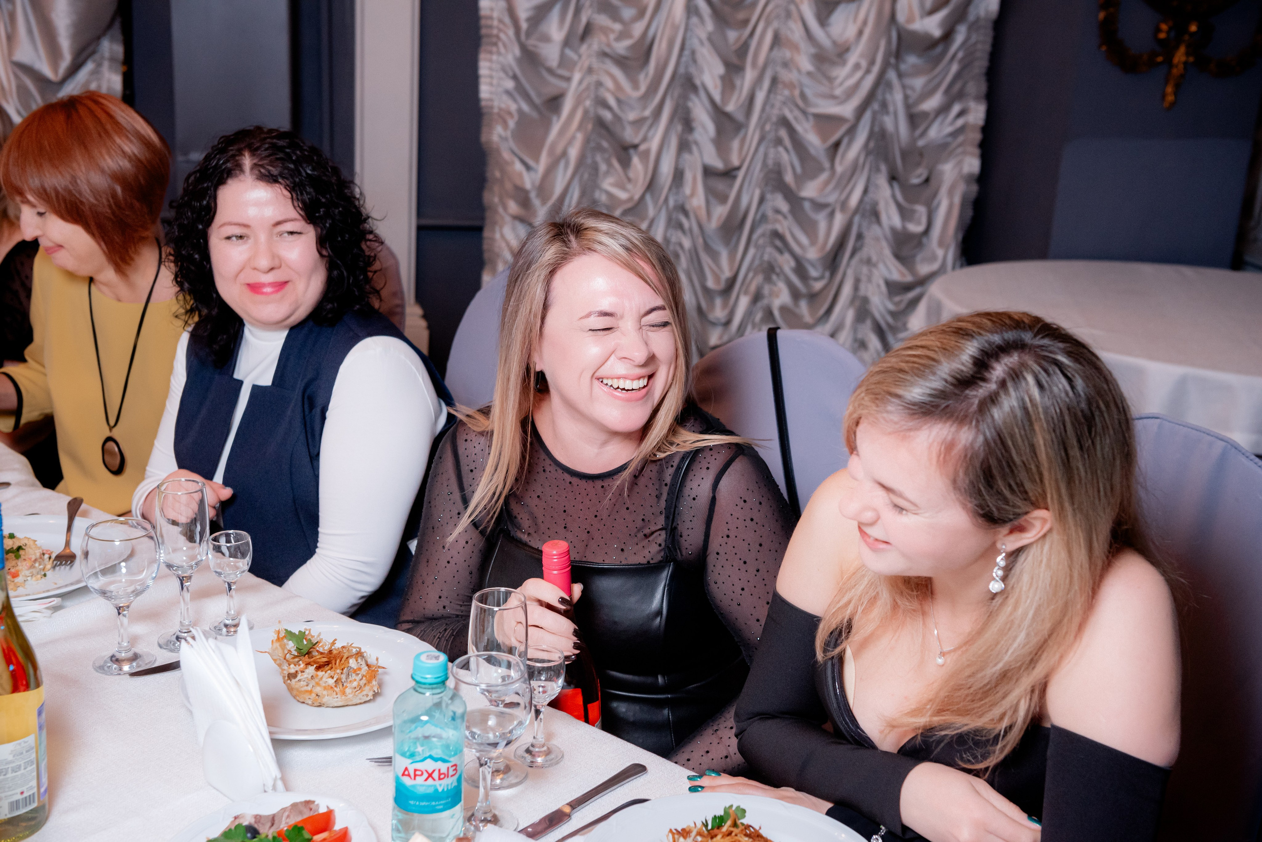 Аэропорт в кафе Замок на песках. Фотограф в Волгограде и Волжском Александр Горбань