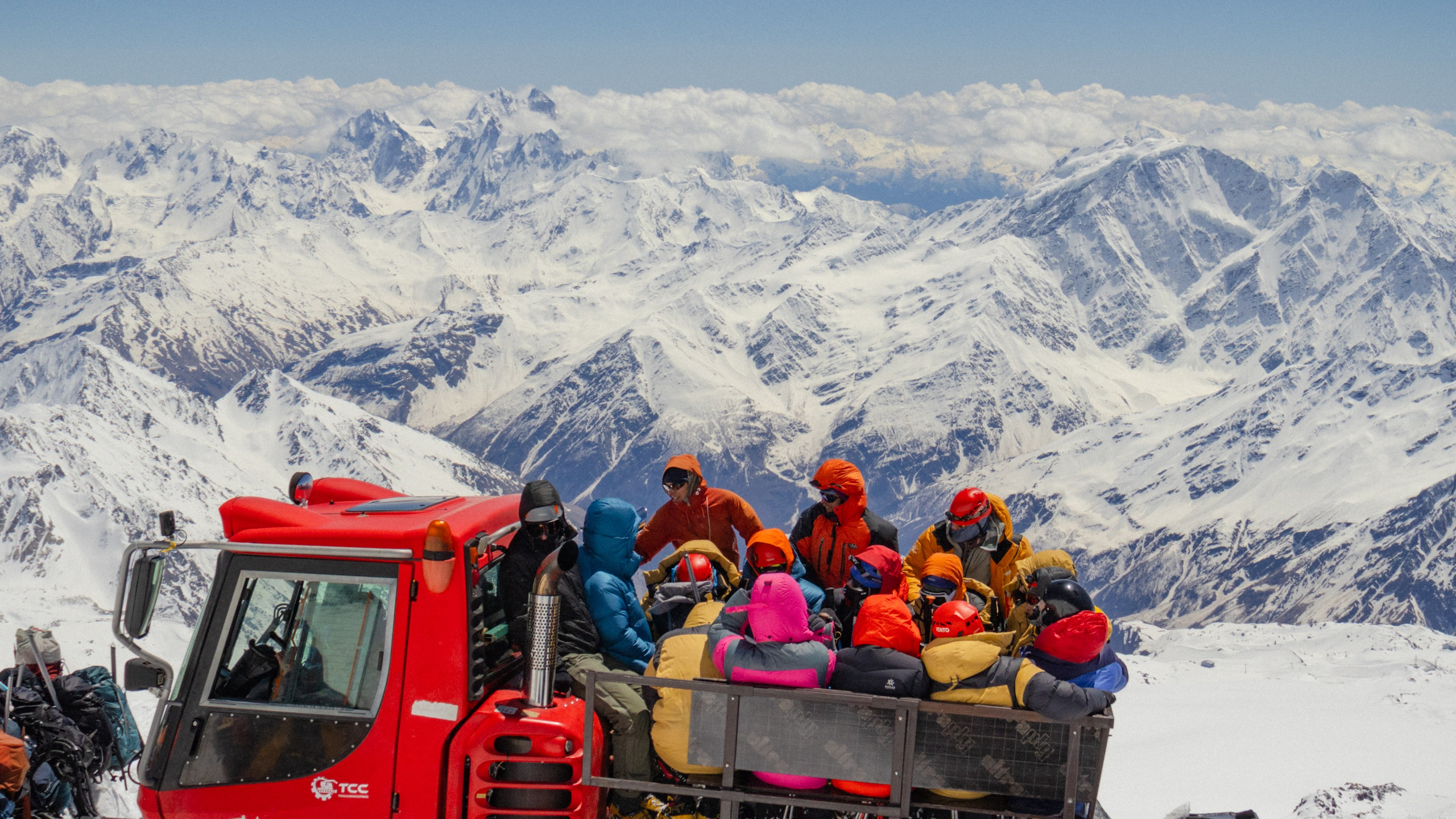 Скайранинг. Фотограф на трекинг и восхождение Эльбрус, Приэльбрусье. Елизавета Бобок