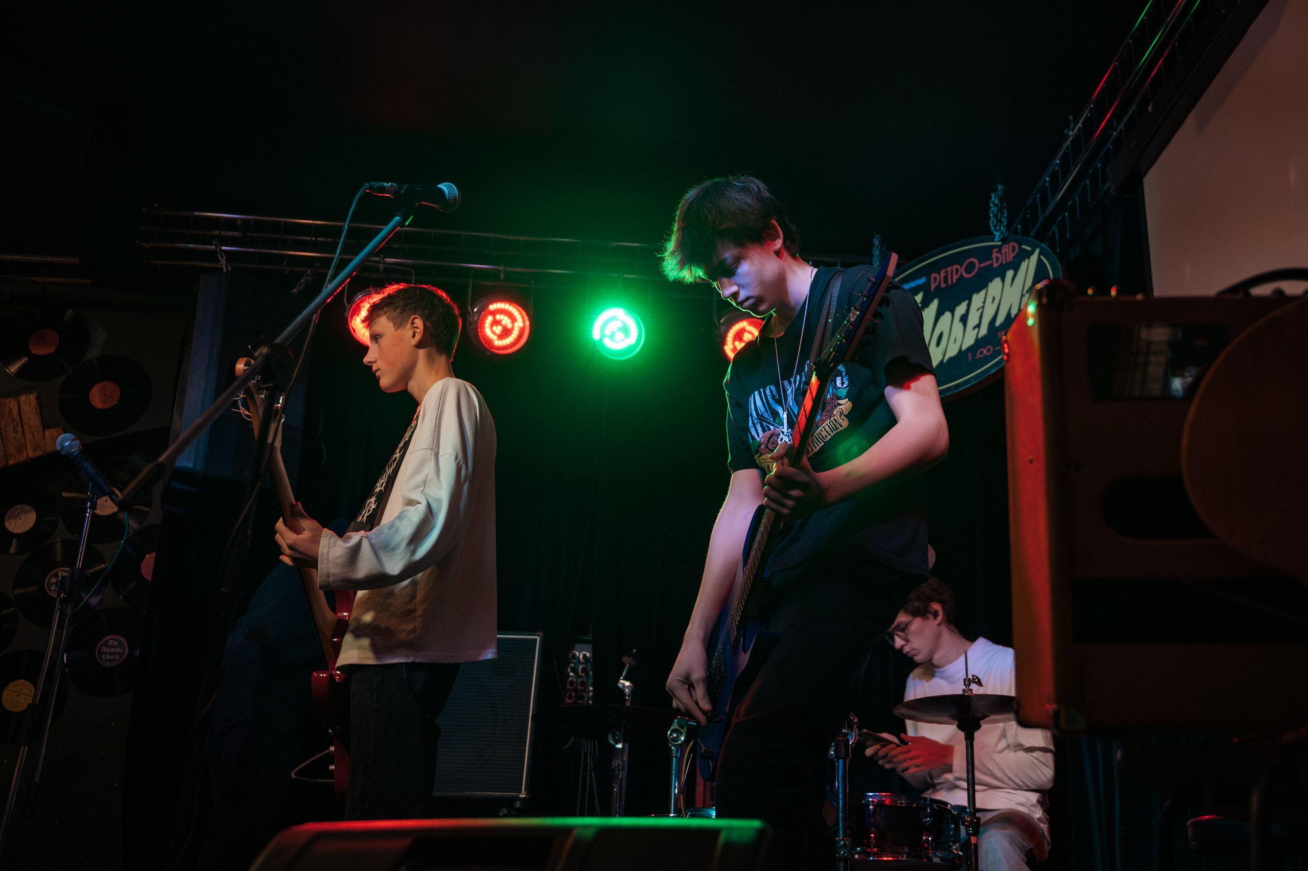 Концерт в баре «Черт Побери»