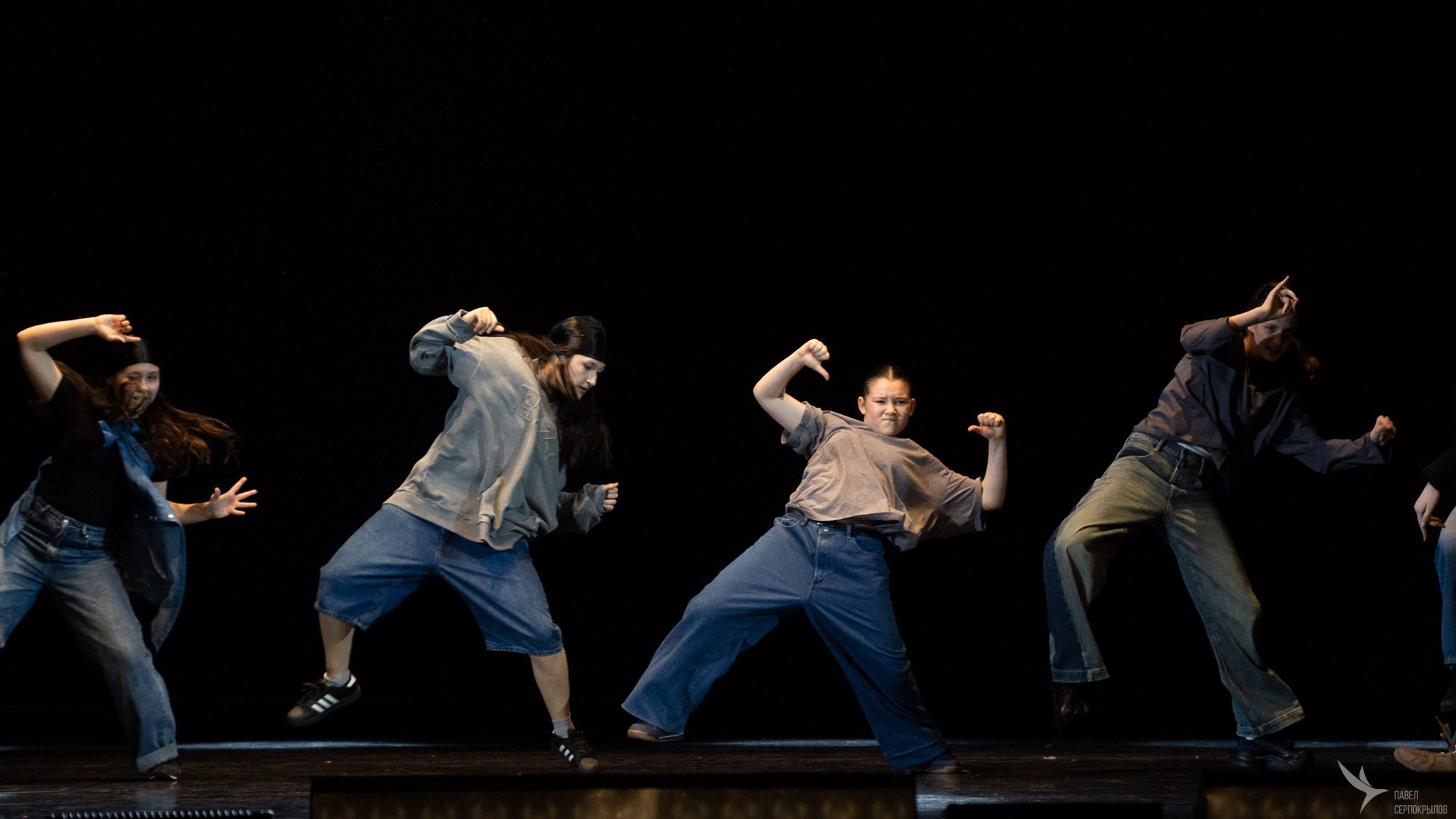 Концерт народного хореографического коллектива «Виктория». Репортажный фотограф в Казани Павел Серпокрылов