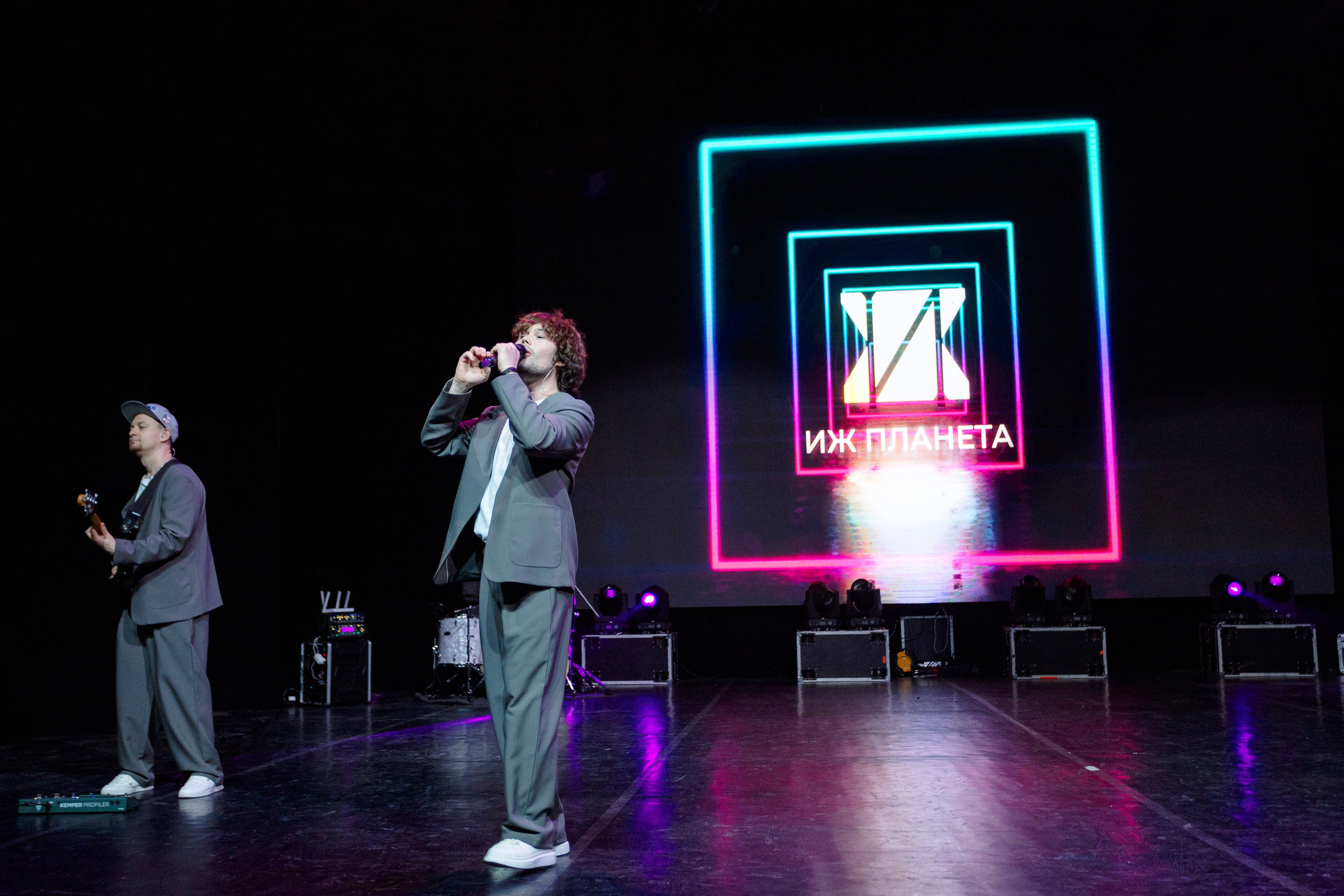 РЕПОРТАЖ: НОВЫЙ ГОД В ДК МЕТАЛЛУРГ. Профессиональный фотограф в Ижевске Леша Петров