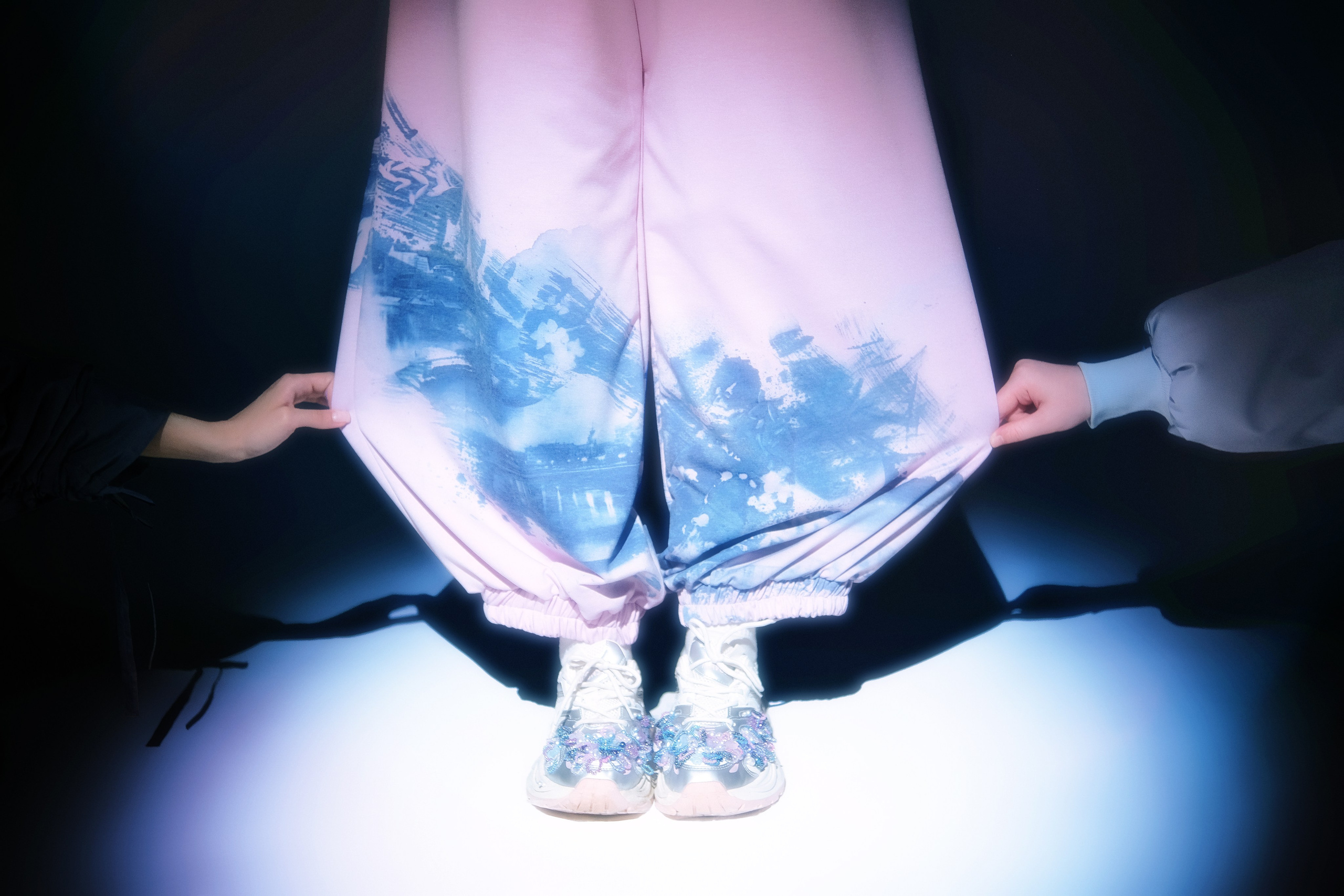 Дизайнерская дипломная работа. Полина Каурова. Креативный фотограф и ретушёр в Омске