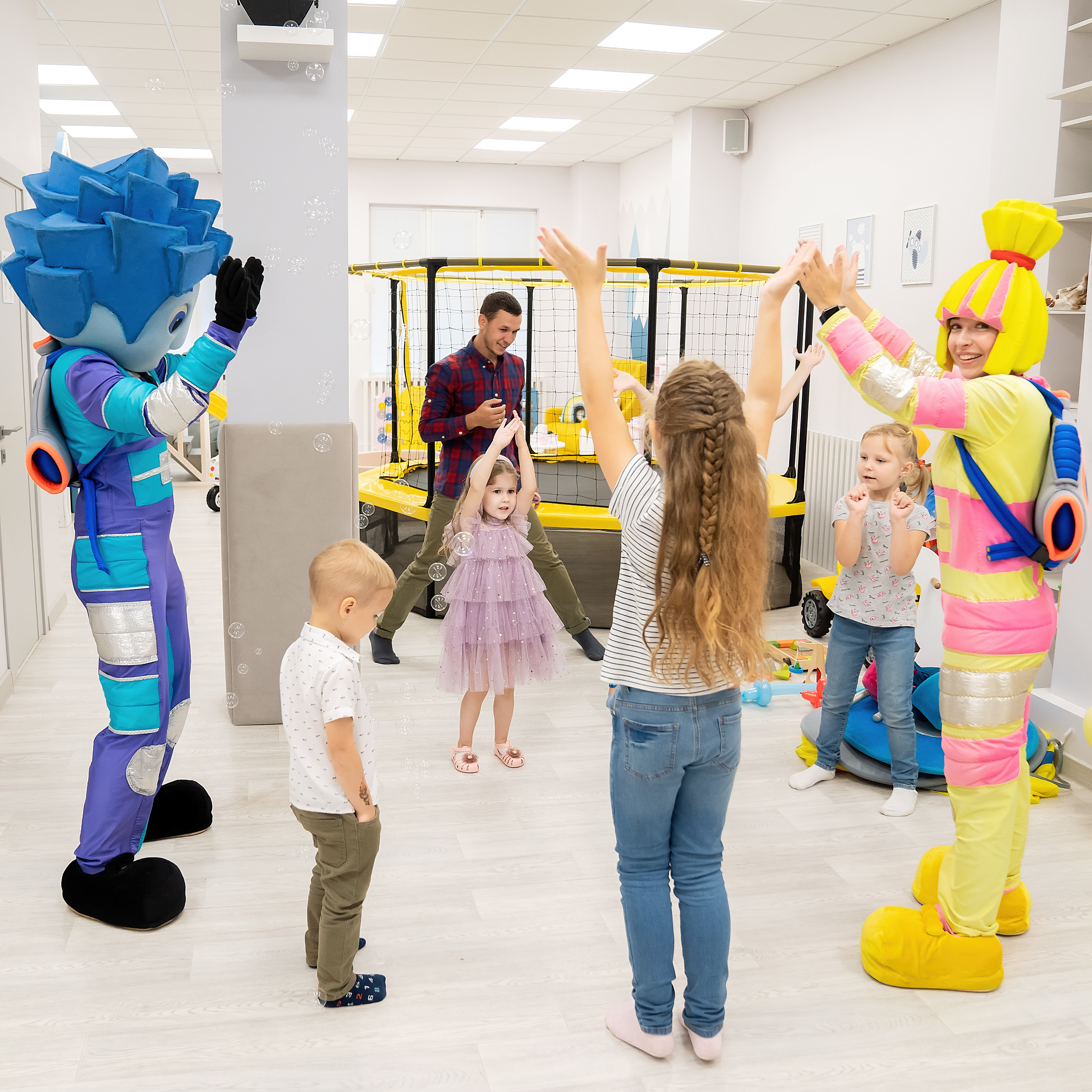 День рождения — праздник детства!. Главная