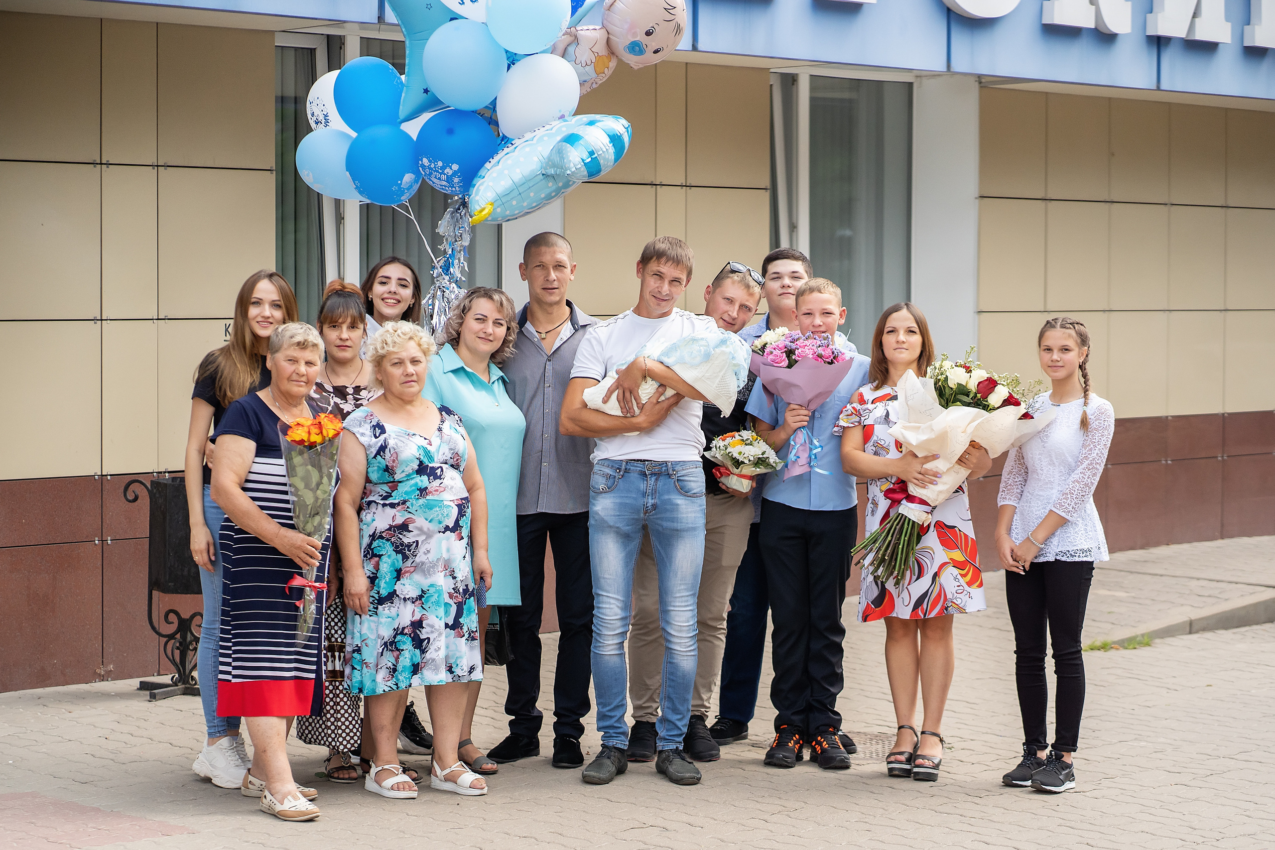 Выписка из роддома. Главная