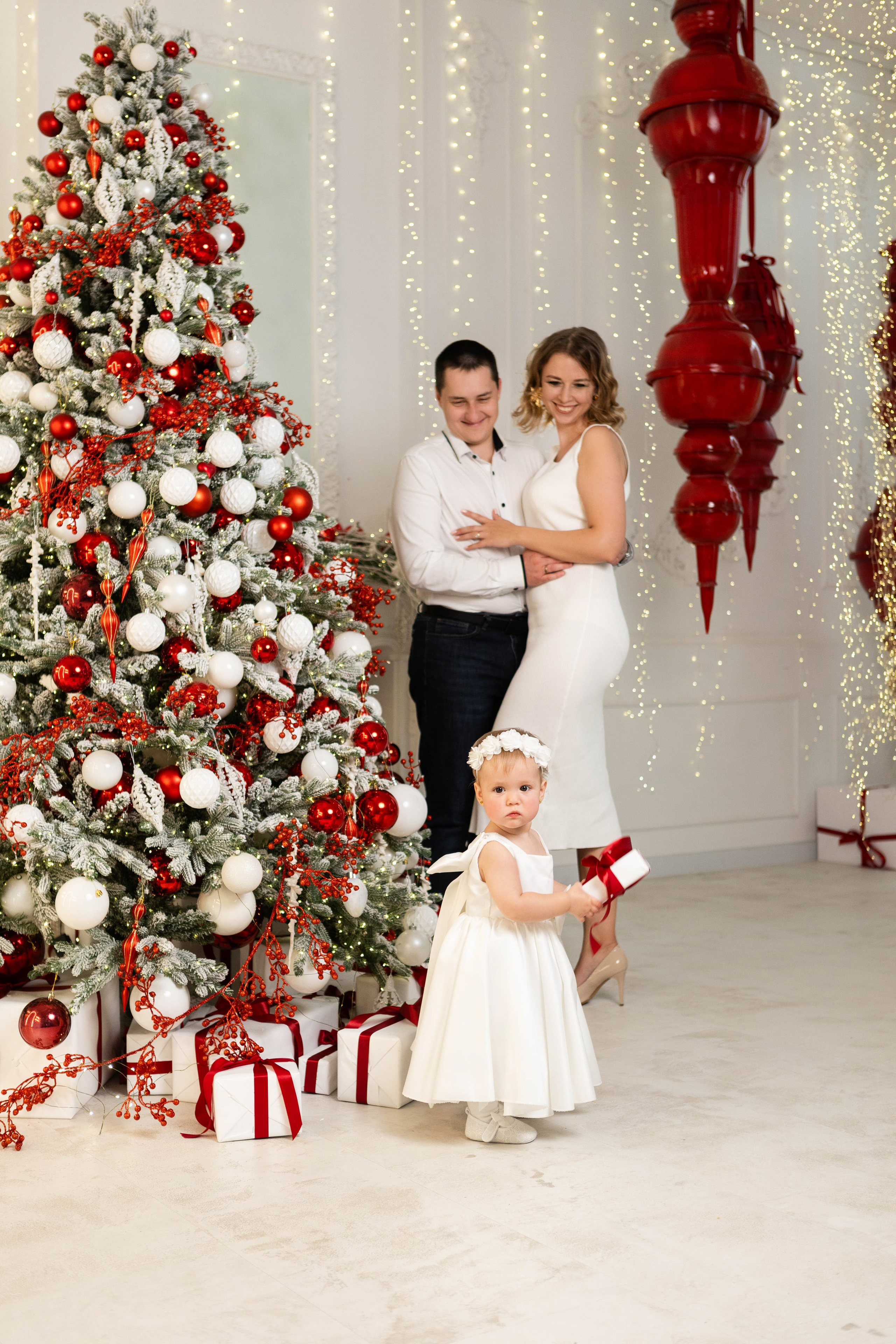 Татьяна, Сергей и София. Фотостудия «Alice», зал Зазеркалье. Свадебный семейный и детский фотограф в Краснодаре Карина Федоровская