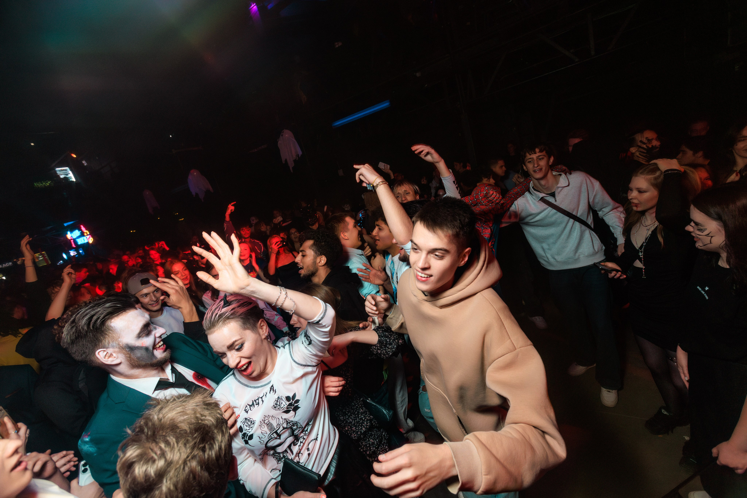 Halloween Svoboda Rave. Репортажный фотограф Екатеринбург | Яркий, качественный репортаж | Концерты, клубы, репортаж, праздники, корпоративы