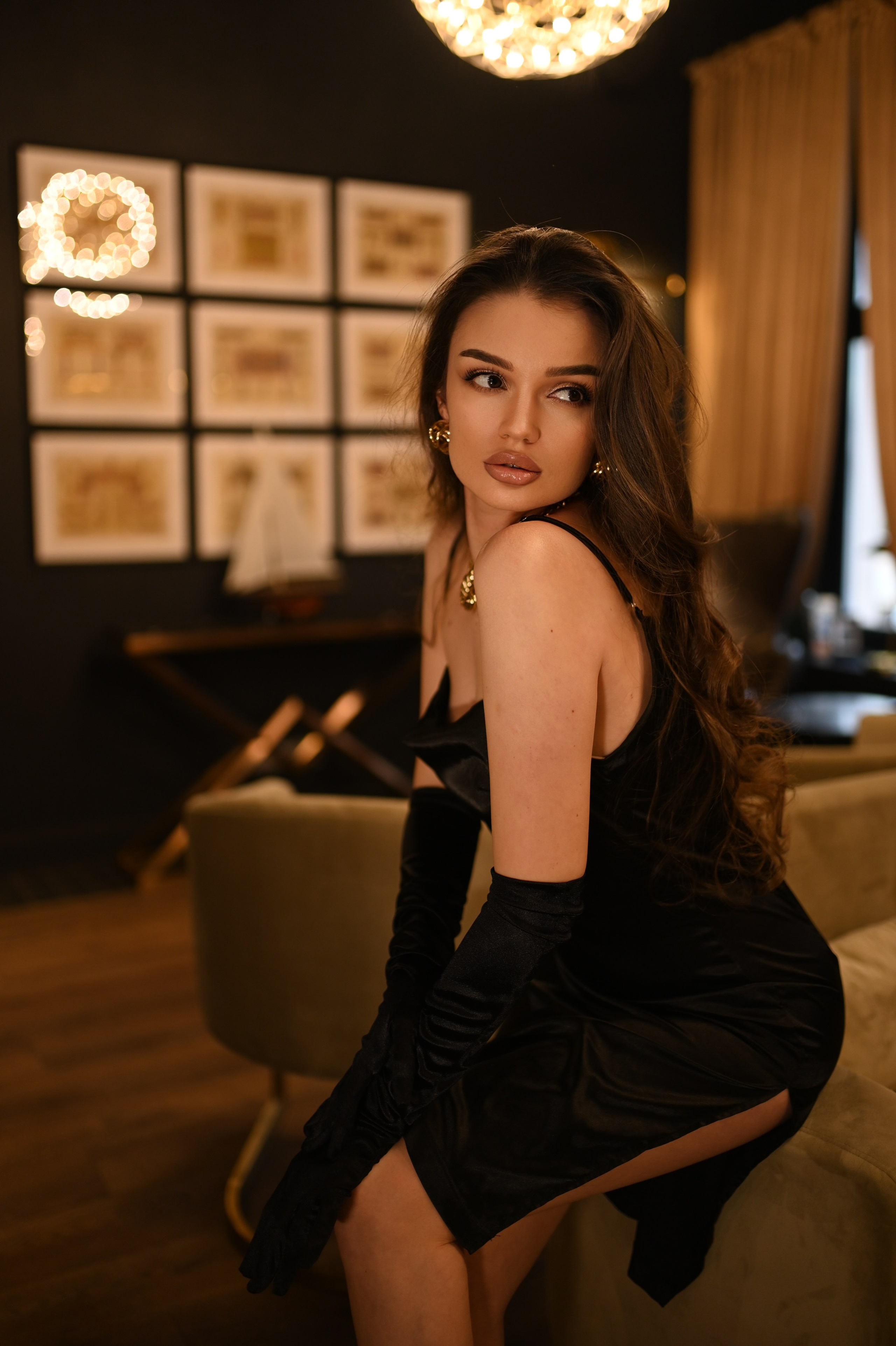 Модельная съемка в интерьере для маркетплейсов. ТМ Продакшн — Съемка для маркетплейсов в Москве